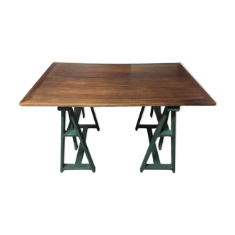 Bureau sur tréteaux