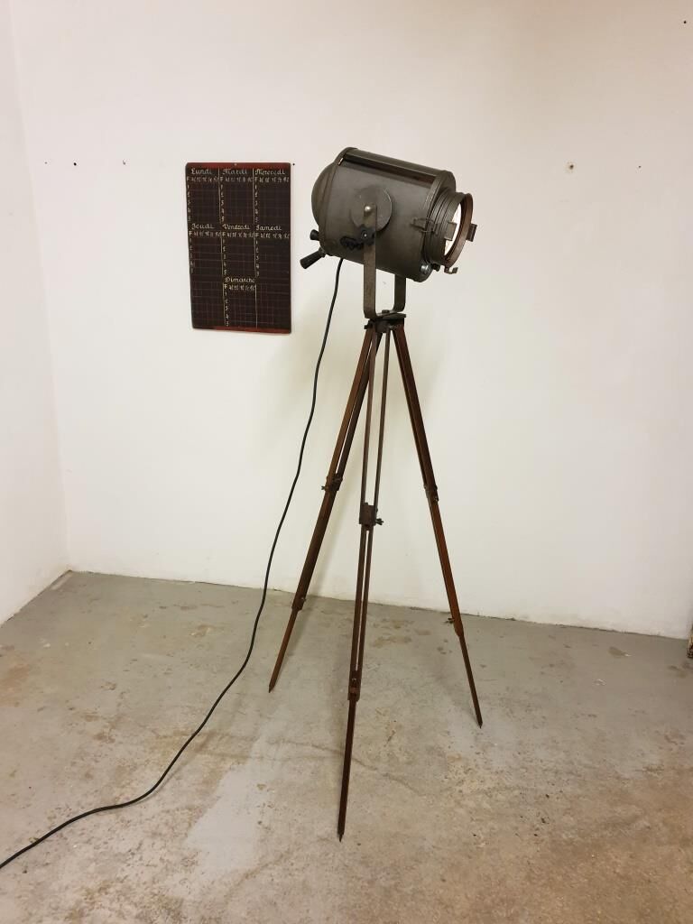 Cremer AE Paris projector