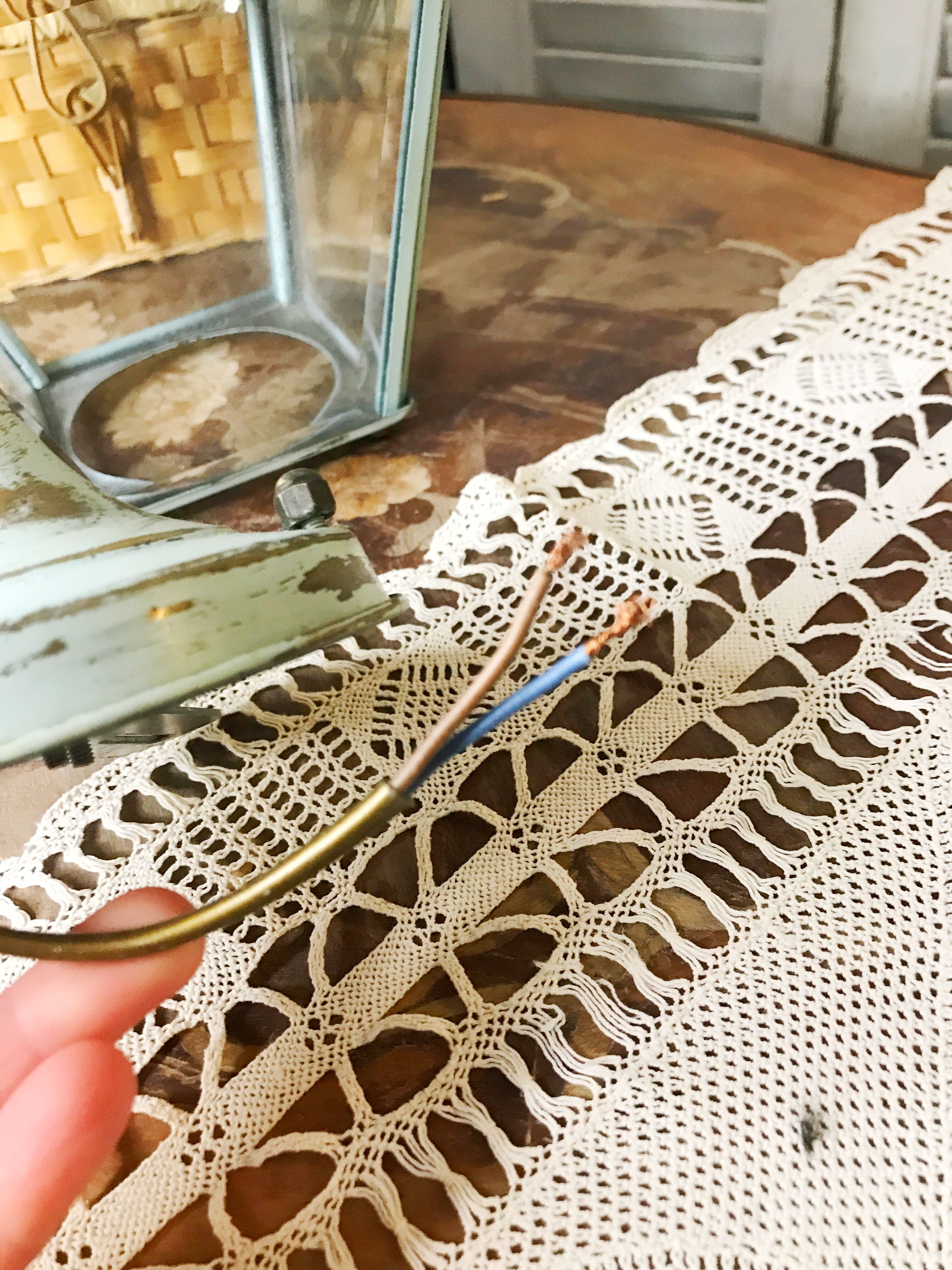 Lantern suspension