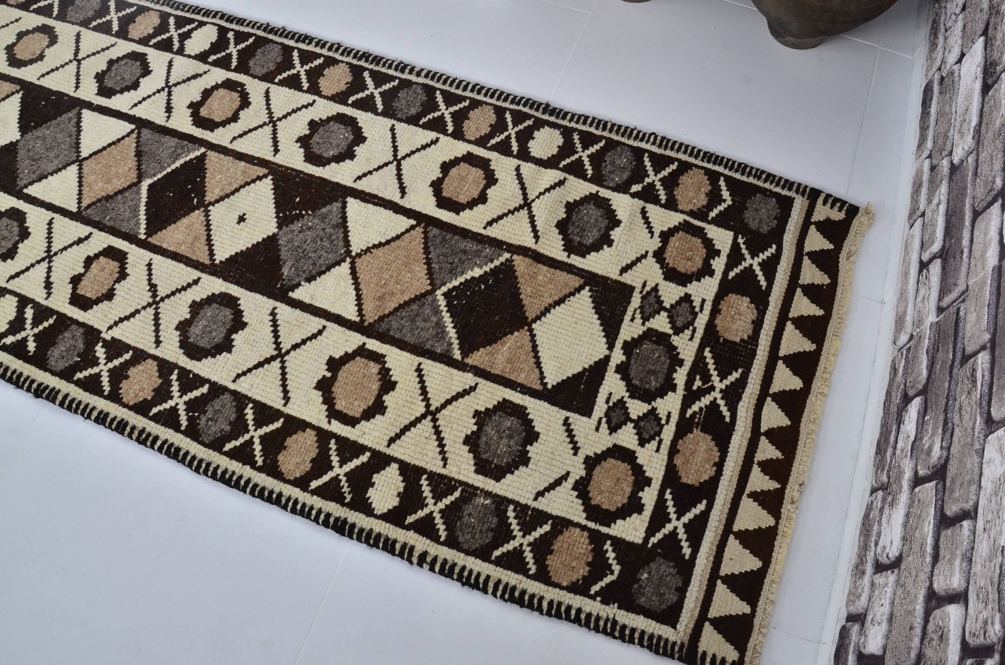 Tapis de couloir neutre en laine turque nouée à la main, référence 2064
