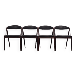 ensemble de quatre chaises