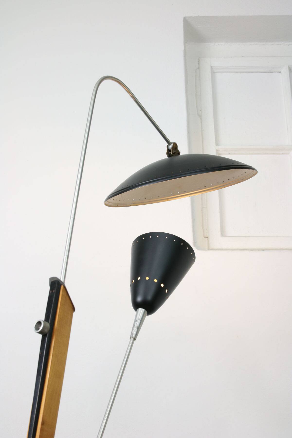 Mid-century italian aluminum & wood floor lamp with reflector