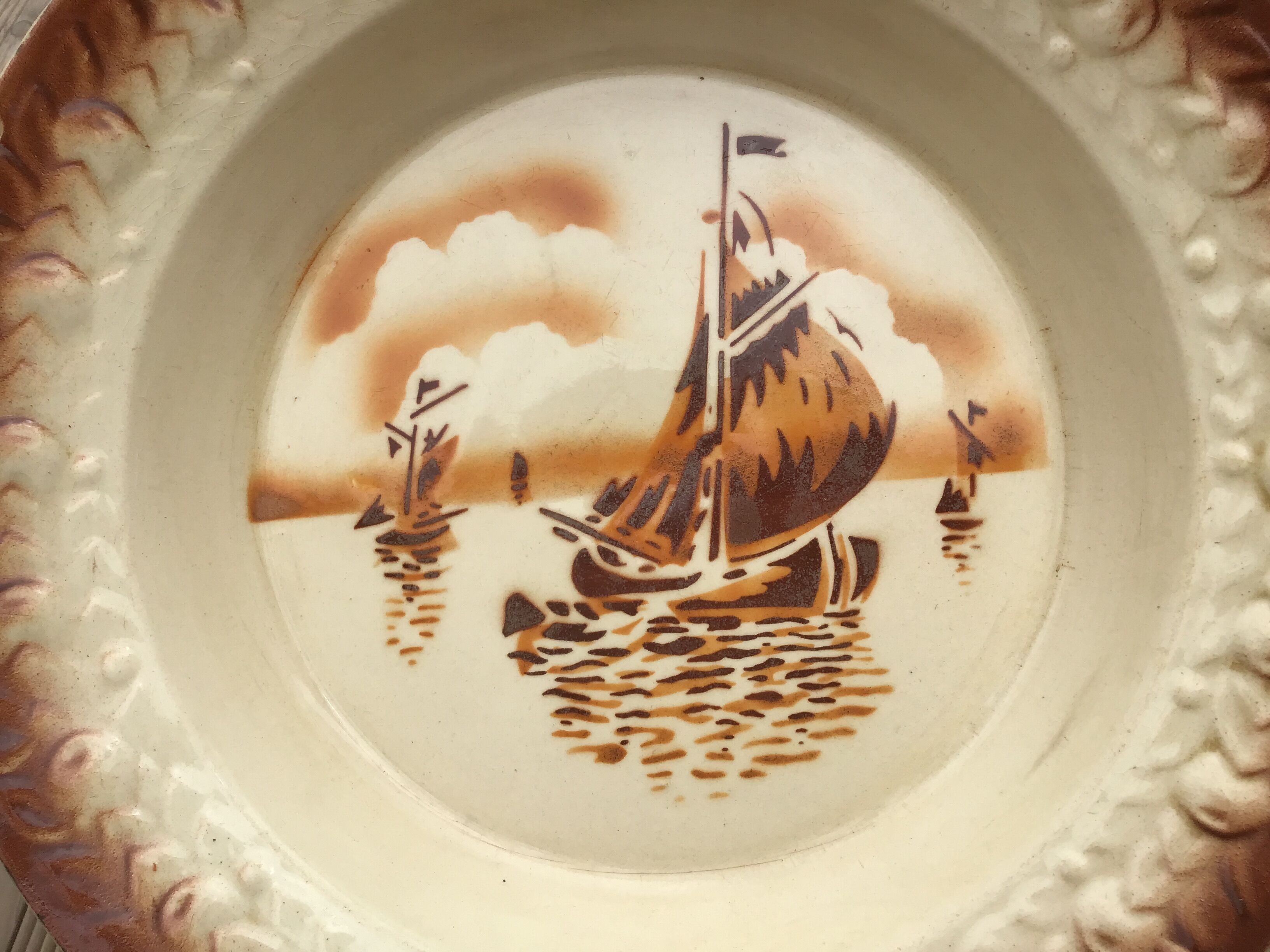 Flat decoration porcelain boat Moulin des loups