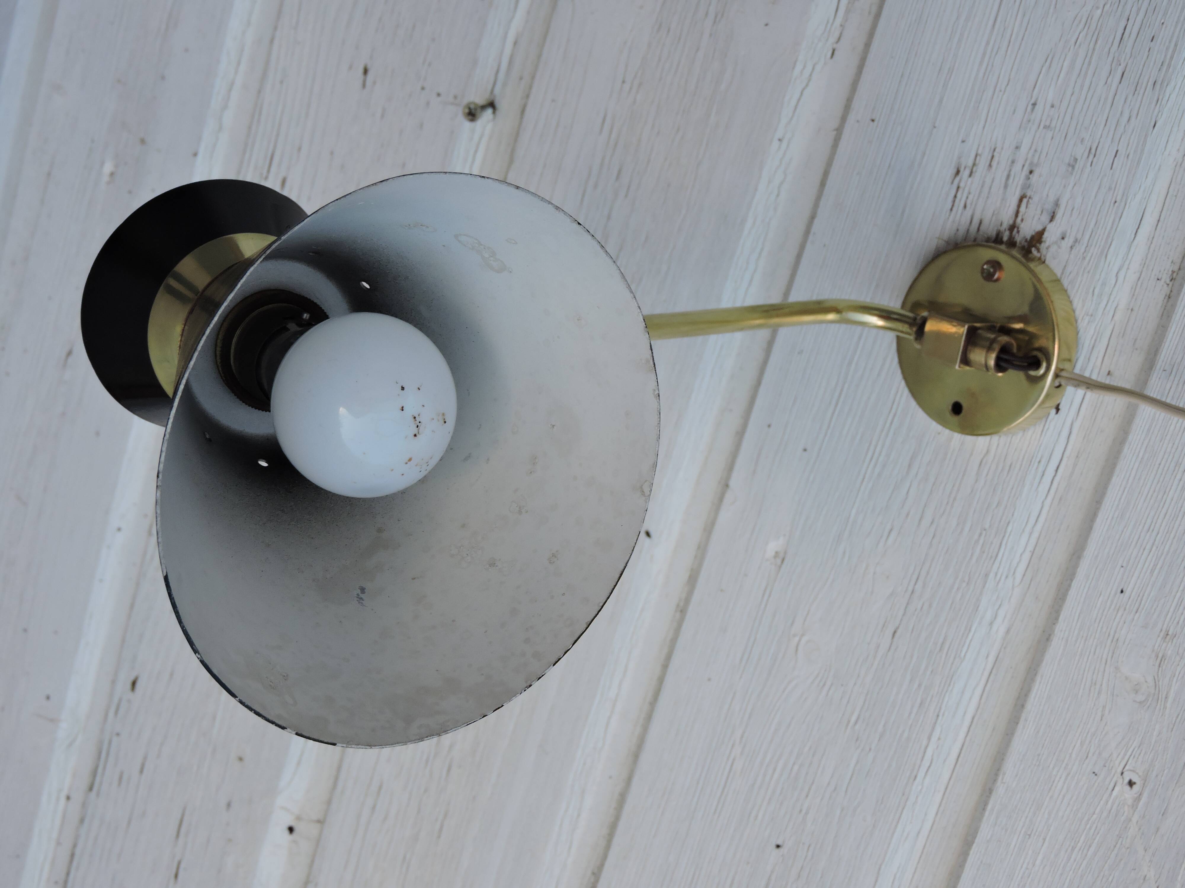 Adjustable stem wall lamp with ball head, diabolo lampshade