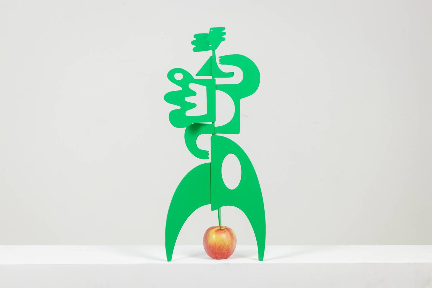 Antonine de Saint Pierre. Green sculpture “The Kiss”. Contemporary.