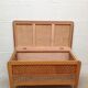 Banc coffre en bois et rotin vintage
