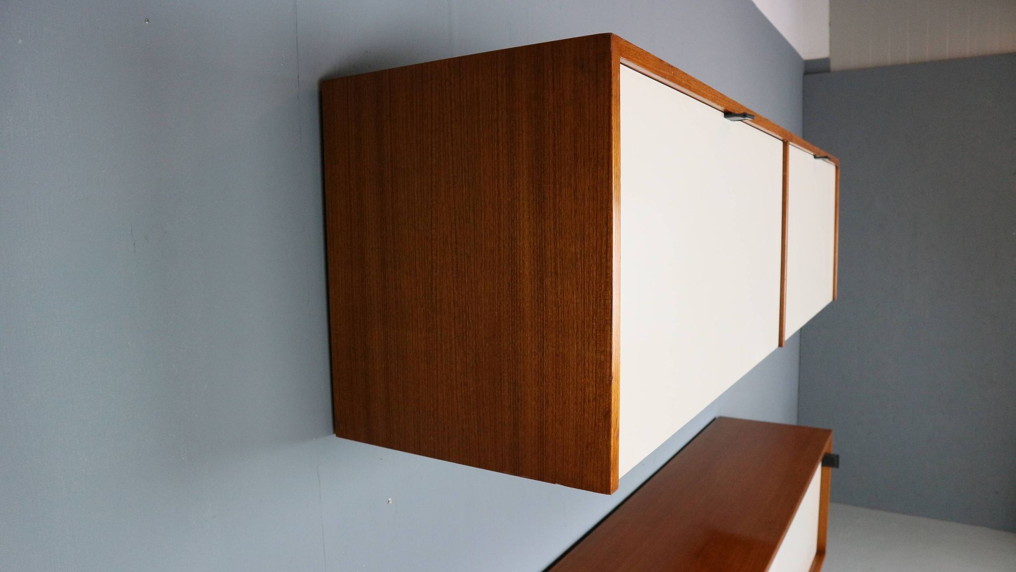 Florence Knoll for Knoll set of two hanging cabinets, model 121 + 123 W-1, 1947