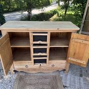 Meuble de rangement / Buffet pin massif