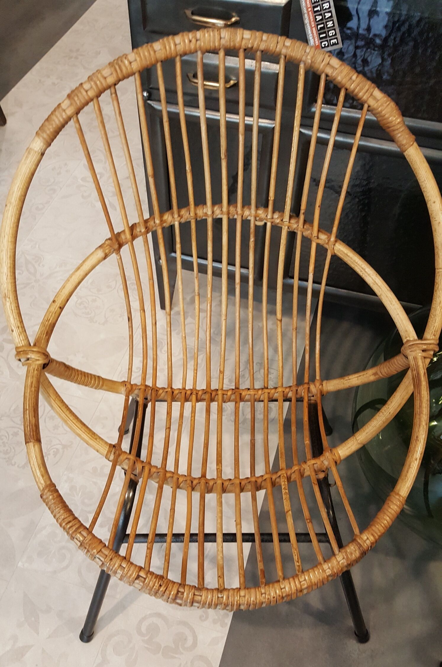 Fauteuil rotin pieds acier