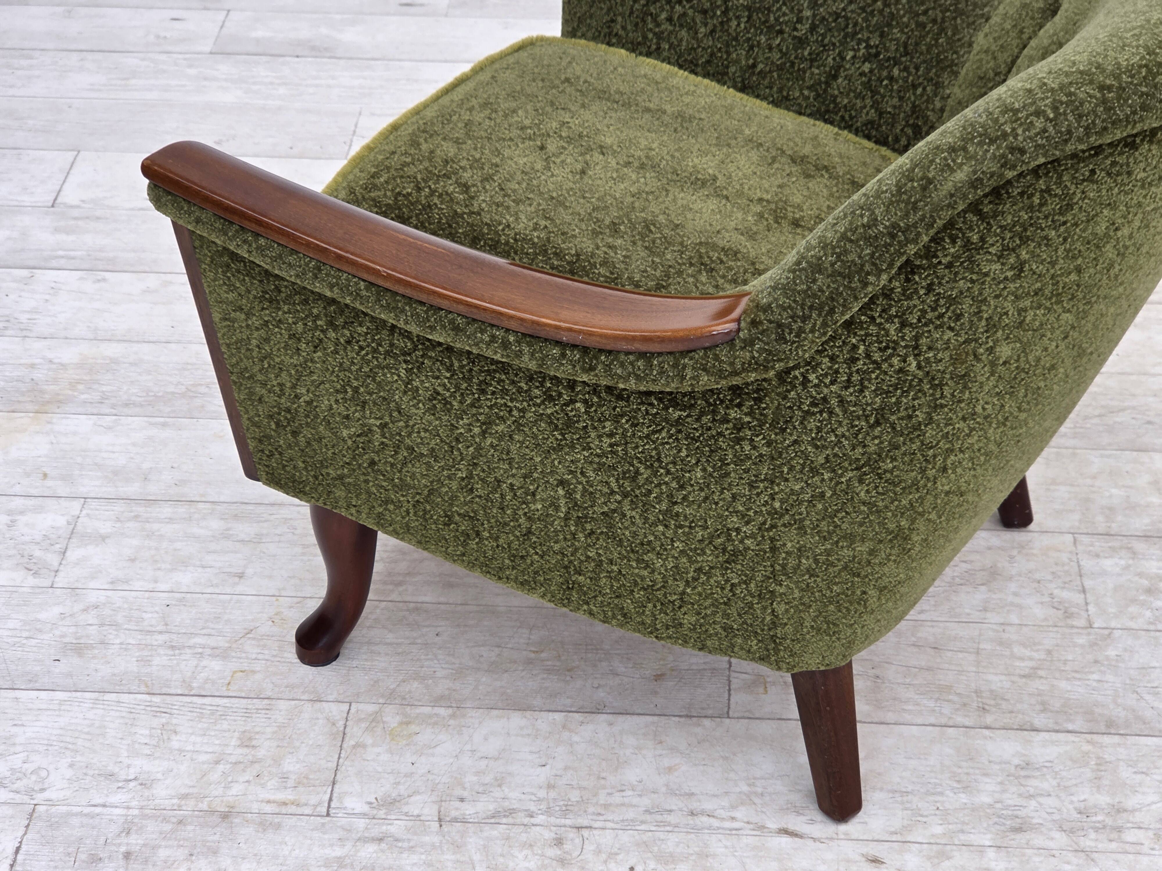 Fauteuil norvégien des années 1970, tissu de meuble vert, bois de teck,