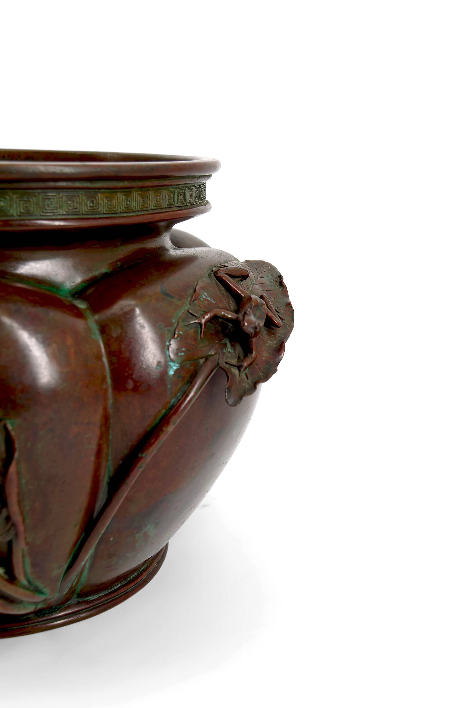 Exceptional planter / cache-pot in patinated Japanese bronze circa 1880.