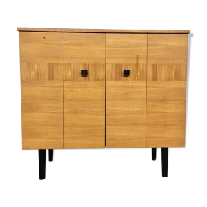Buffet vintage pieds