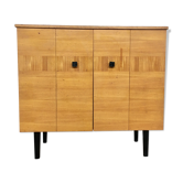 Buffet vintage pieds poignées en metal noir portes papillon 1950 1960