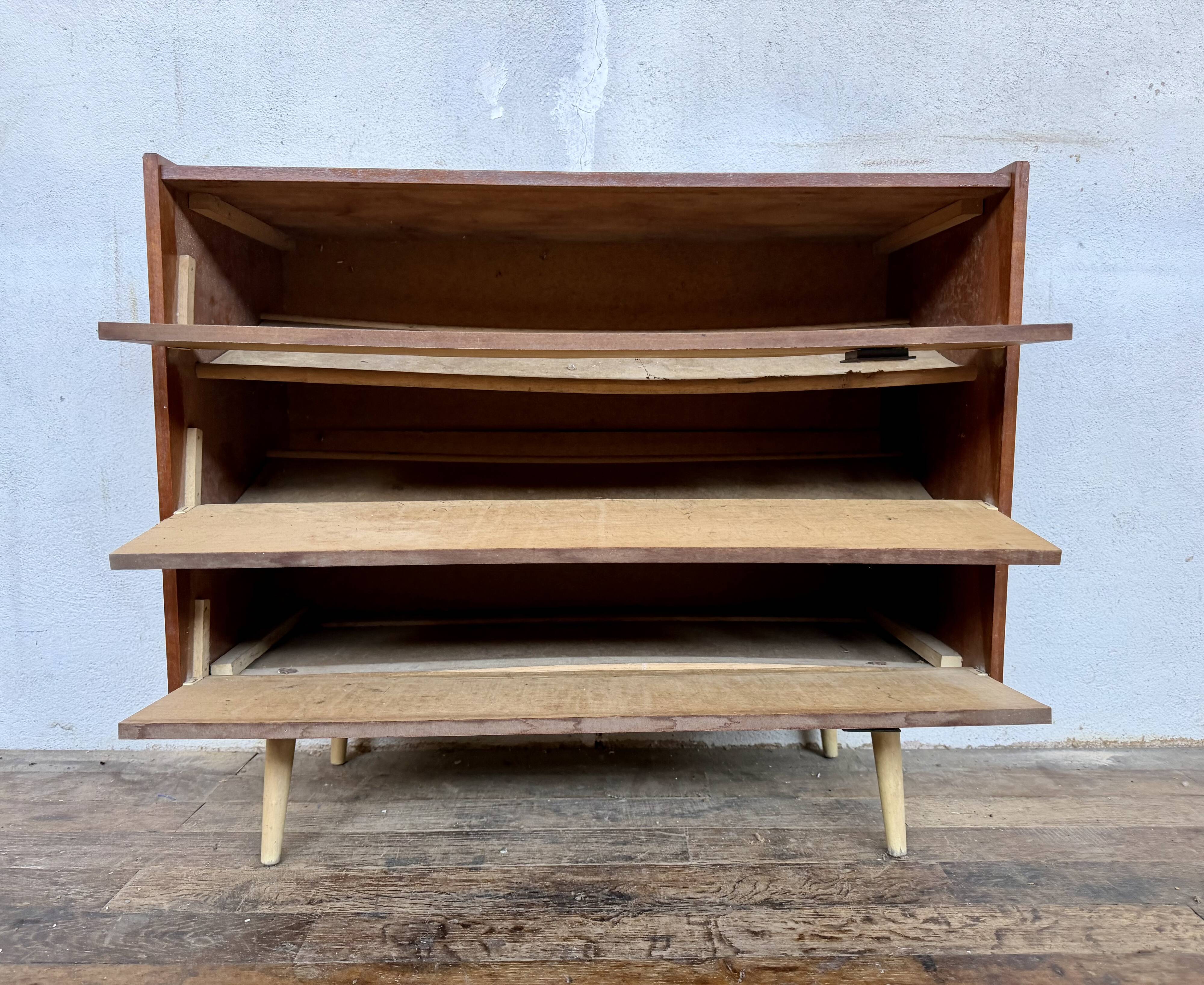 Vintage shoe cabinet – Scandinavian style