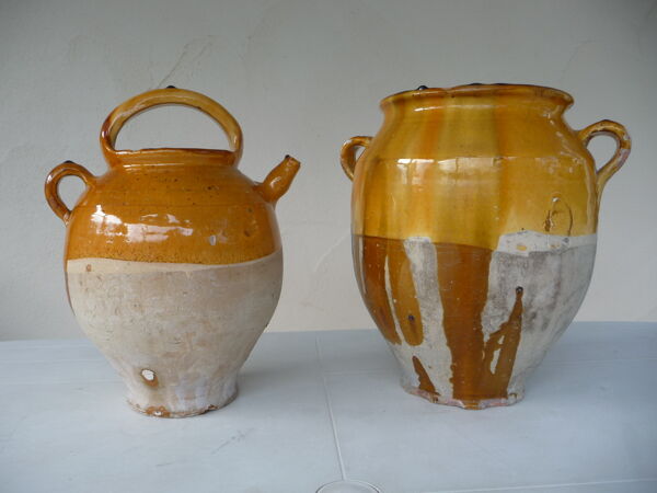 Poterie ancienne, cruche à eau