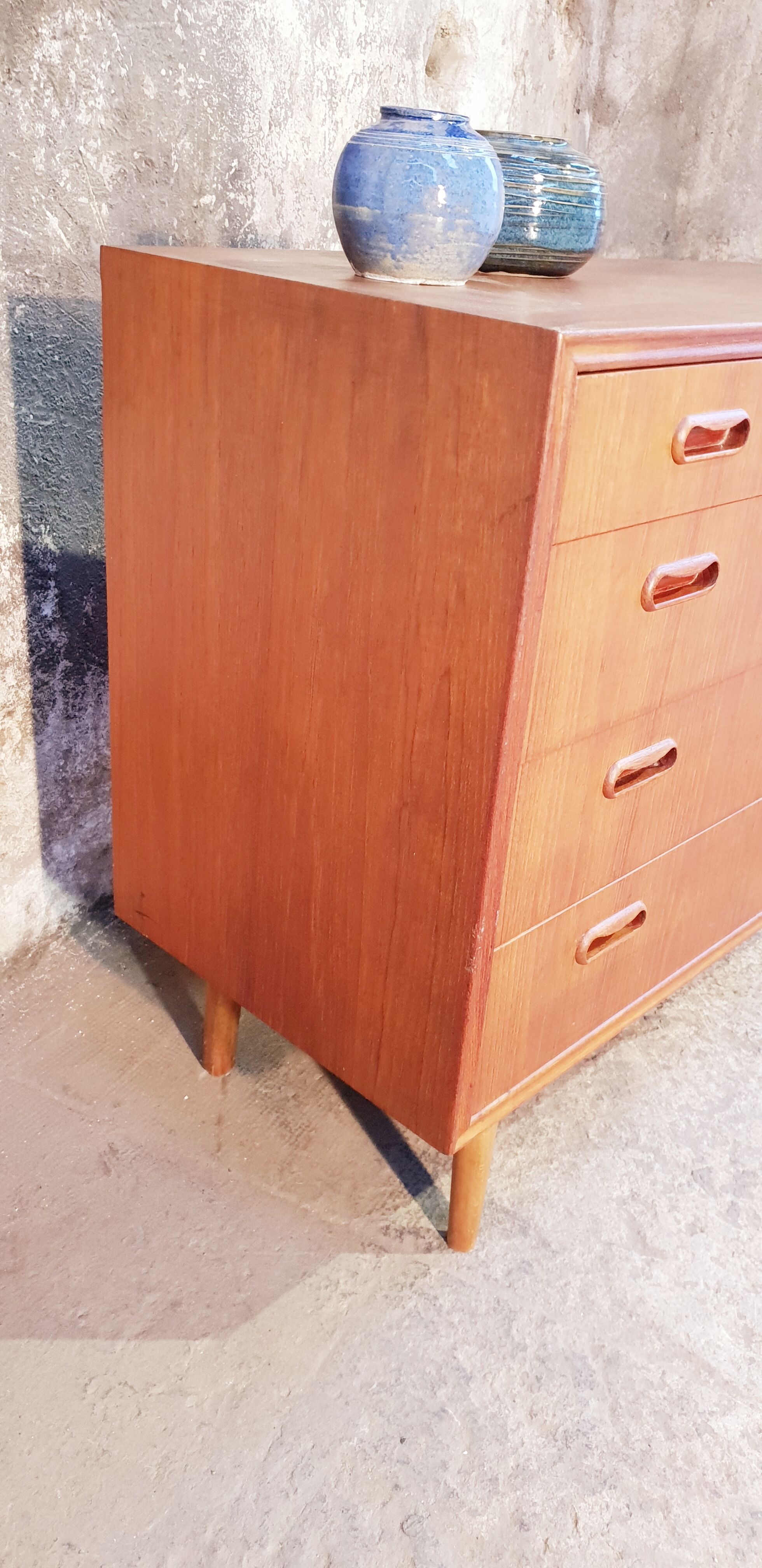 Scandinavian chest of drawers