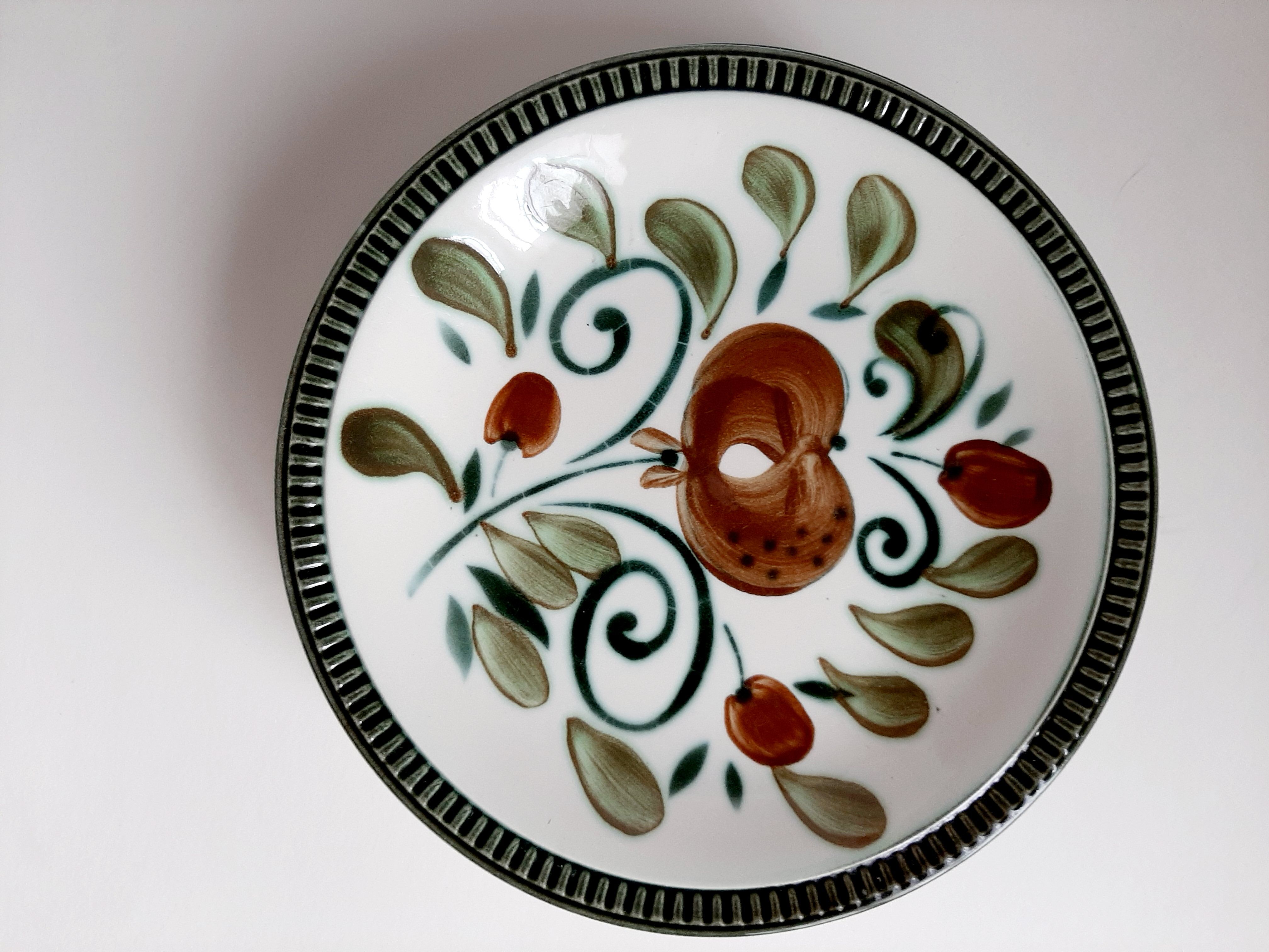 Vintage plates Boch la louvière