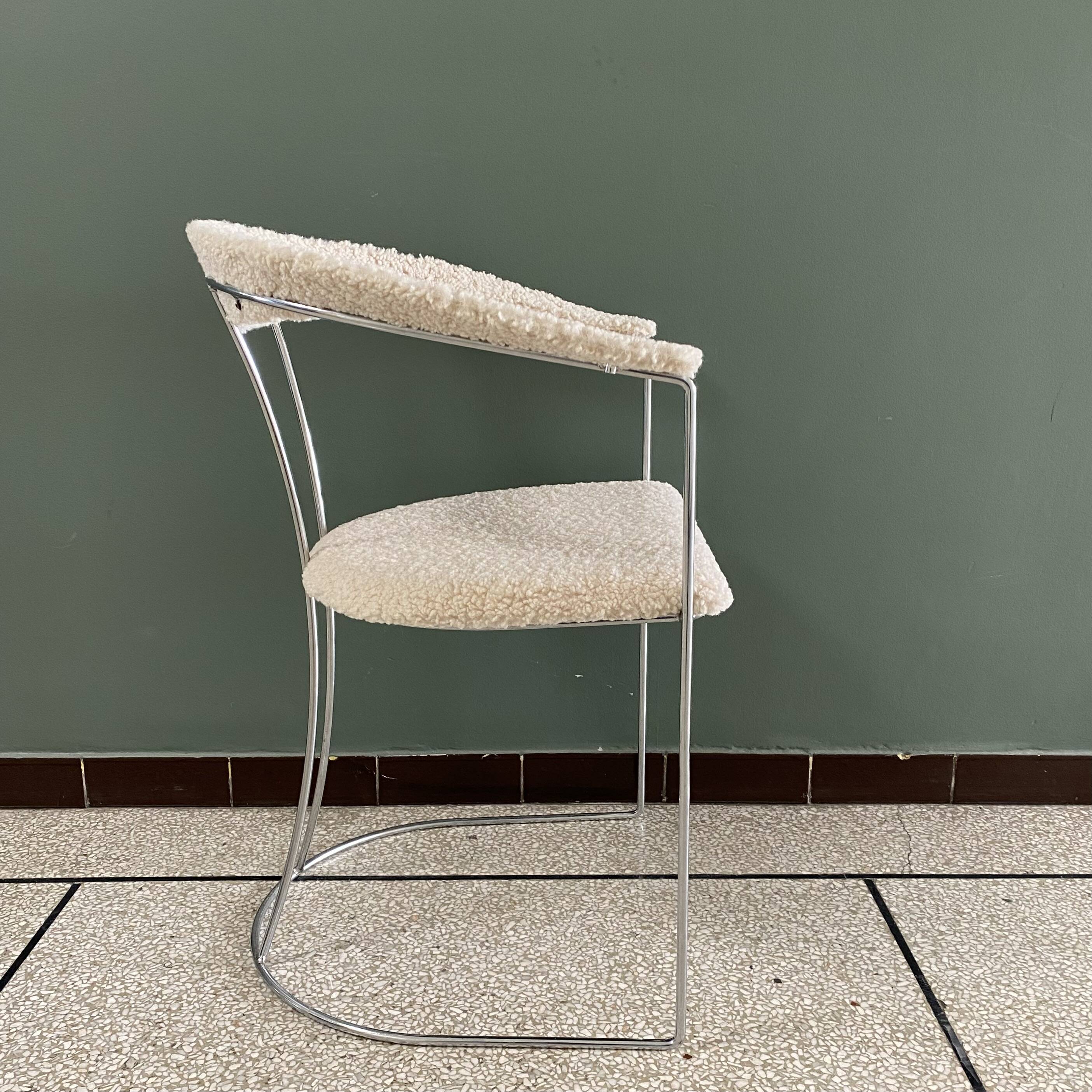 Chaise bouclettes