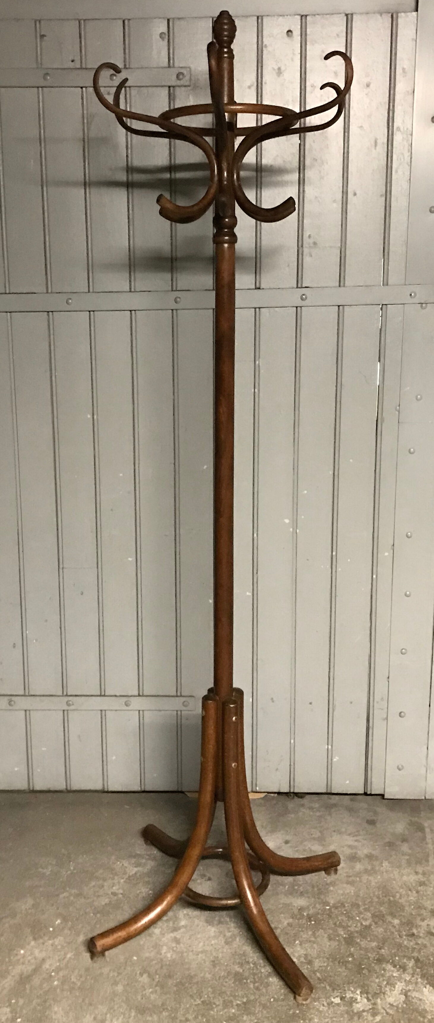 Thonet parrot coat holder, curved wood 1930 - 40,