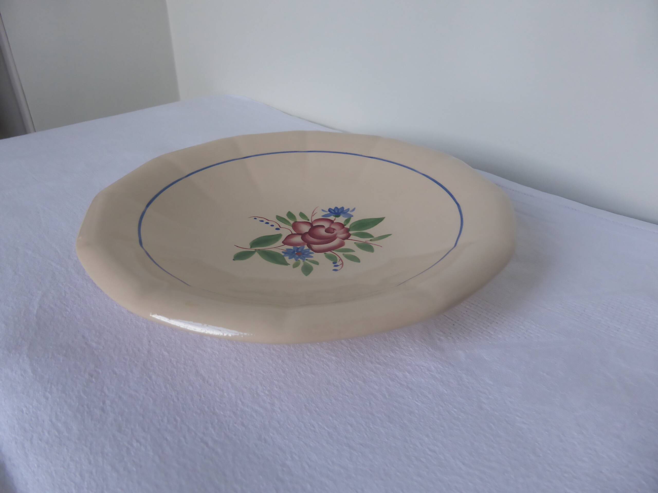 Vintage Digoin Sarreguemines plate with a round rim 200236