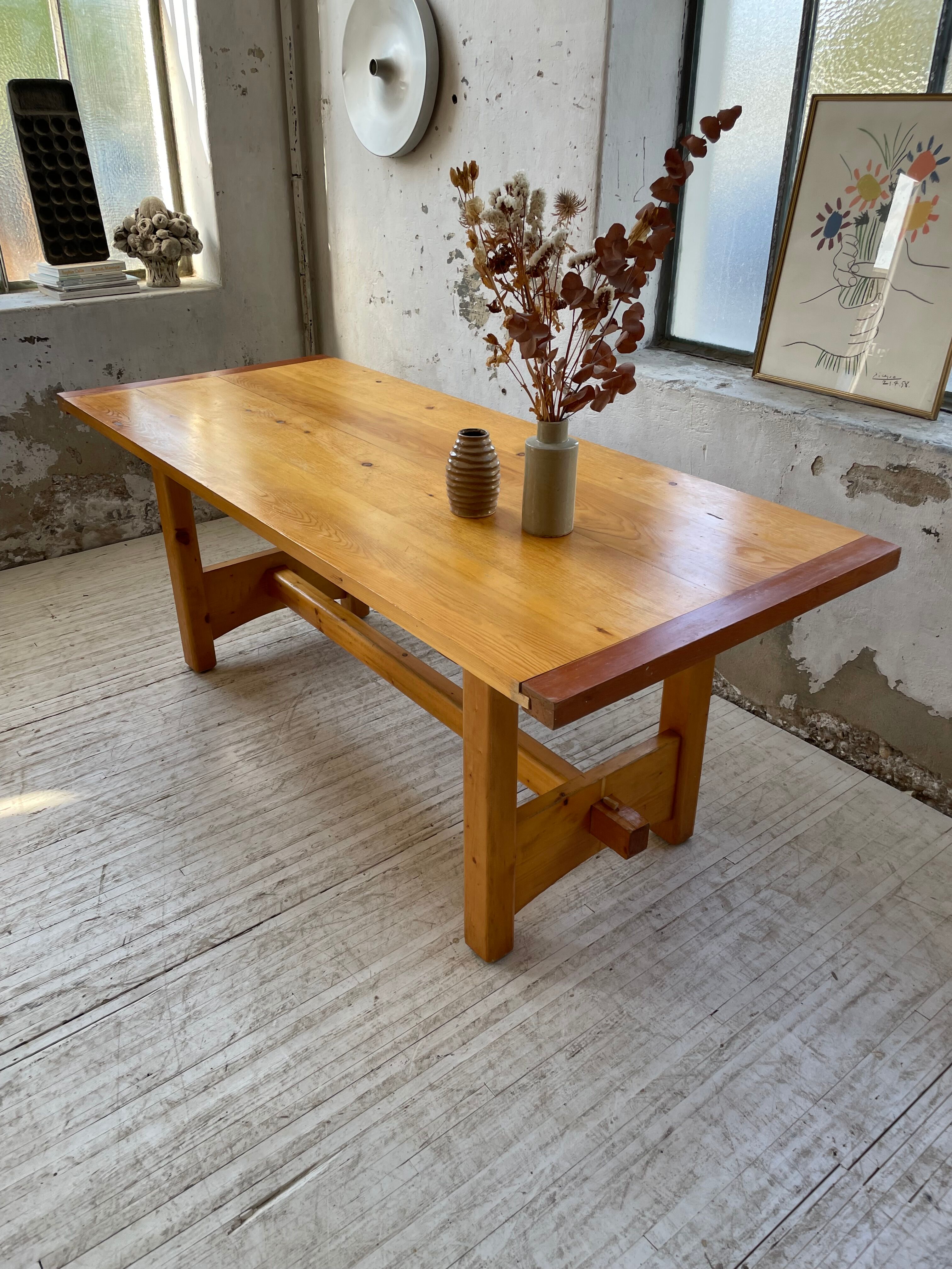 Mountain furniture table in pine 2m