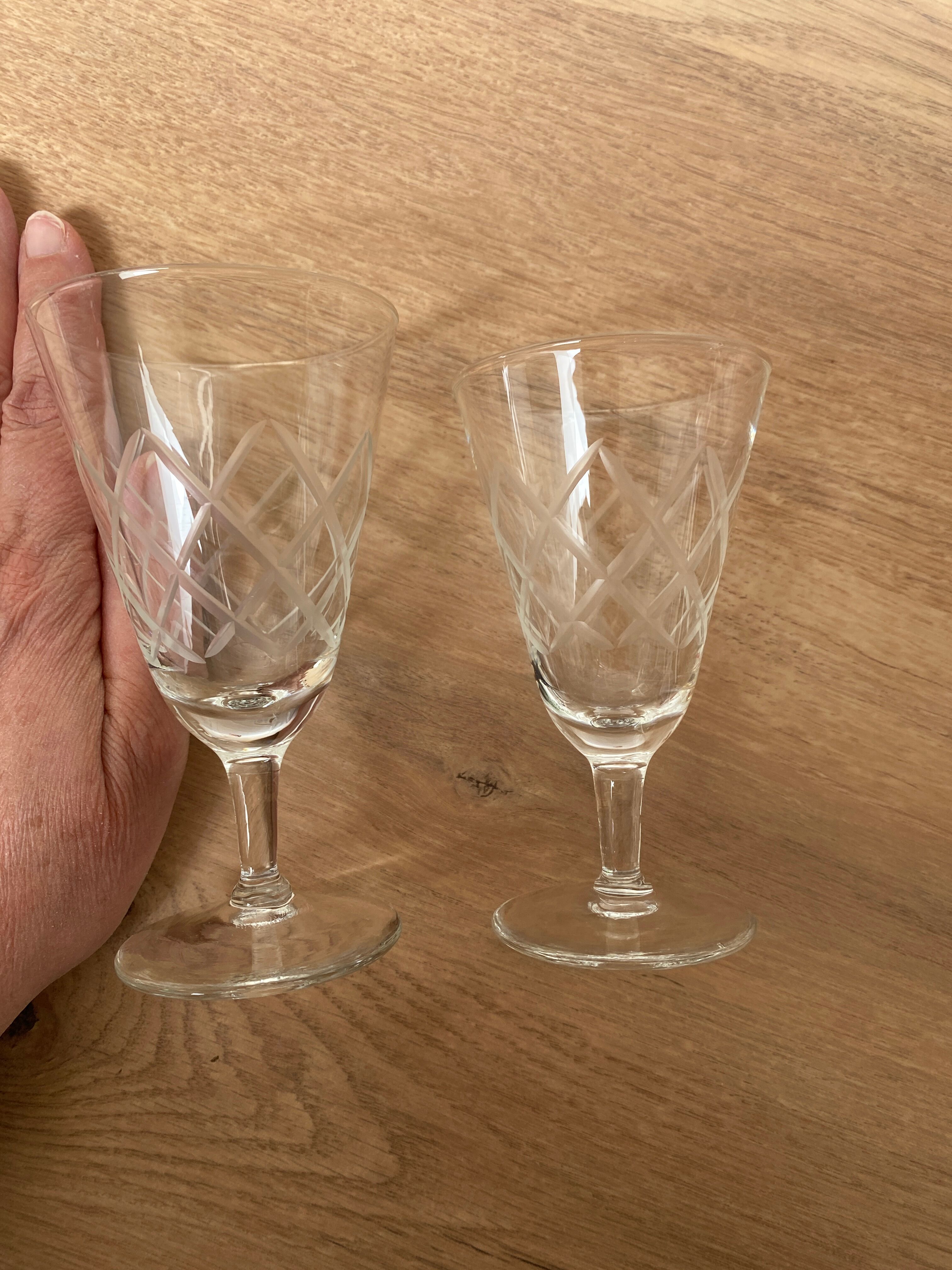 Set of 6 wine glasses