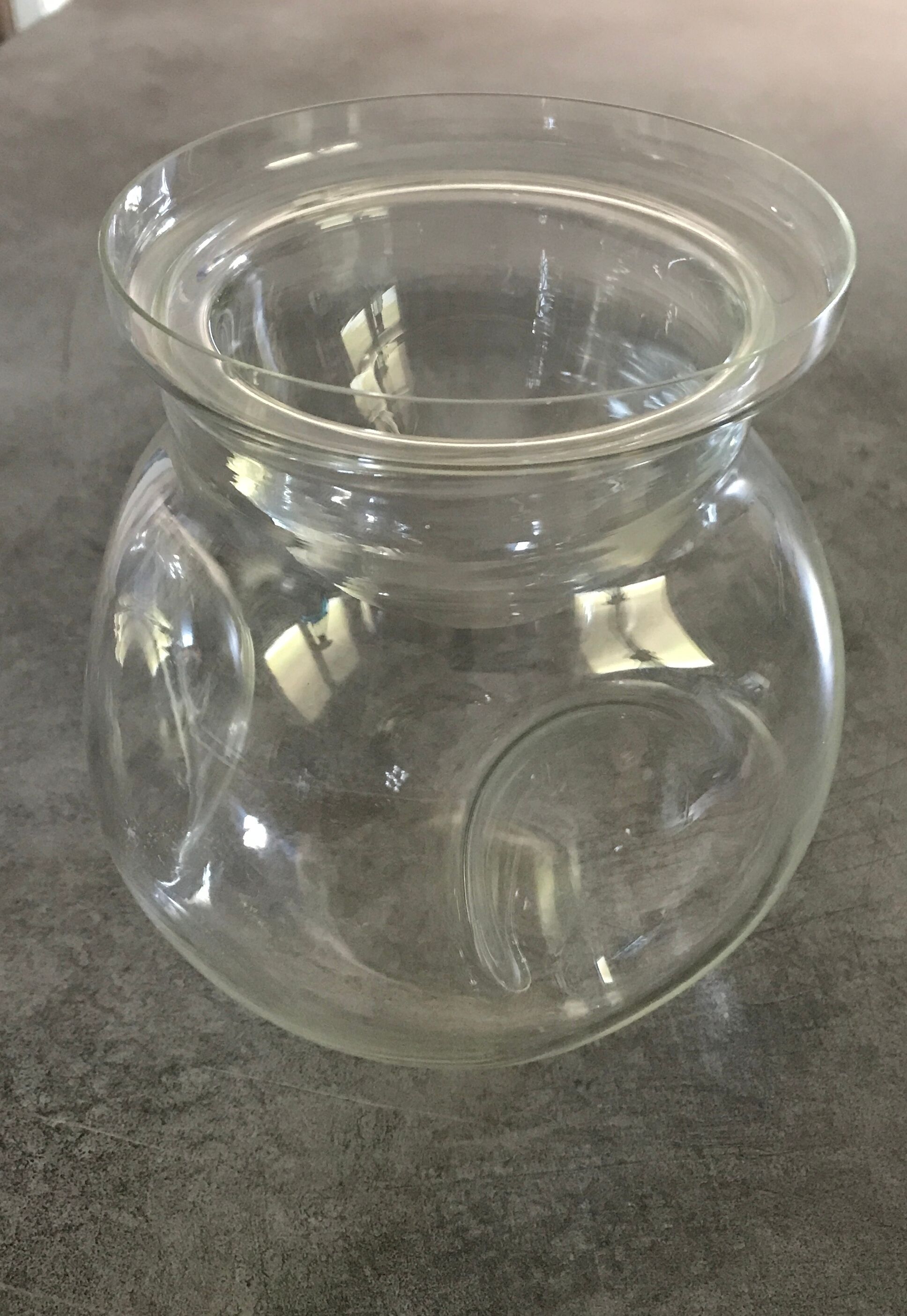 Jar type bonbonnière in translucent glass shape round modernist
