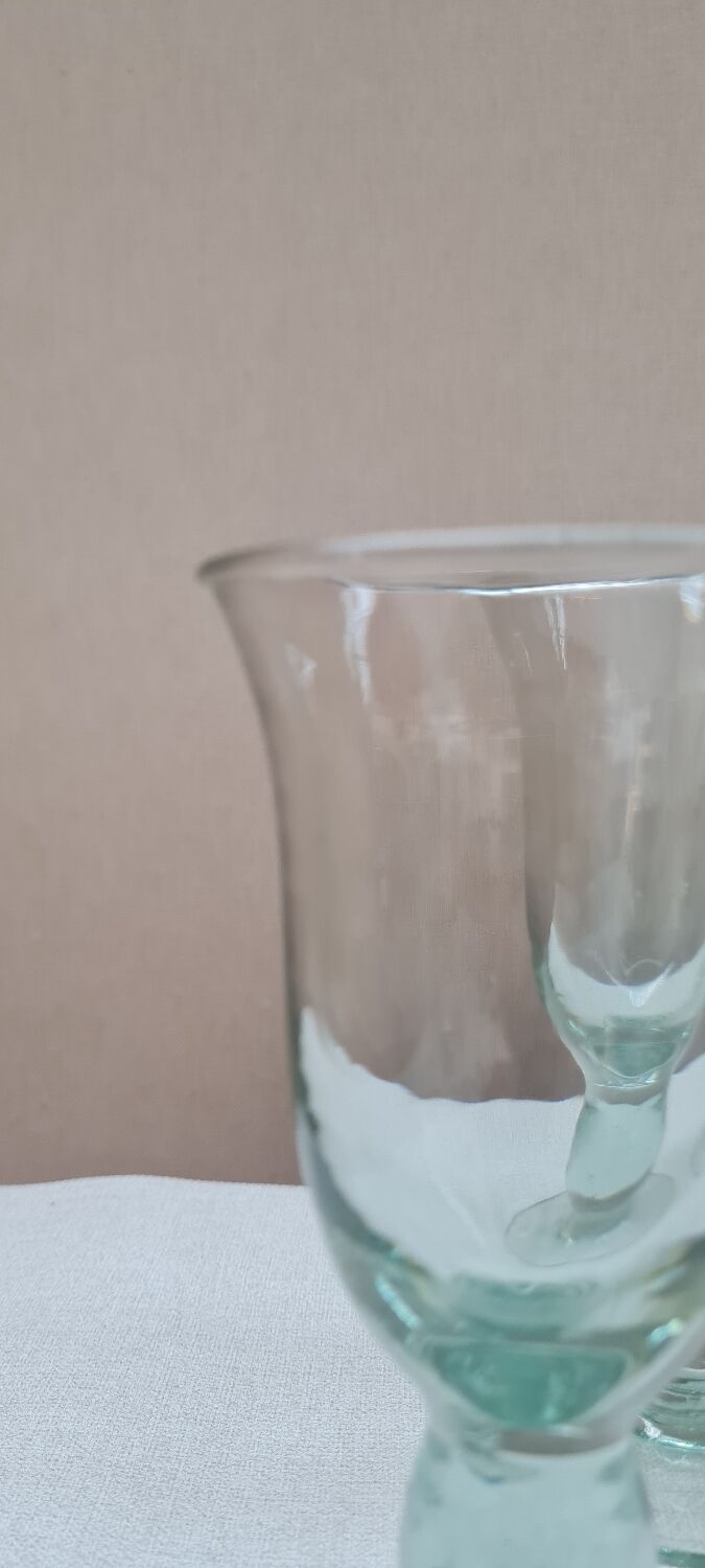 Service of 5 blown glass stemmed glasses