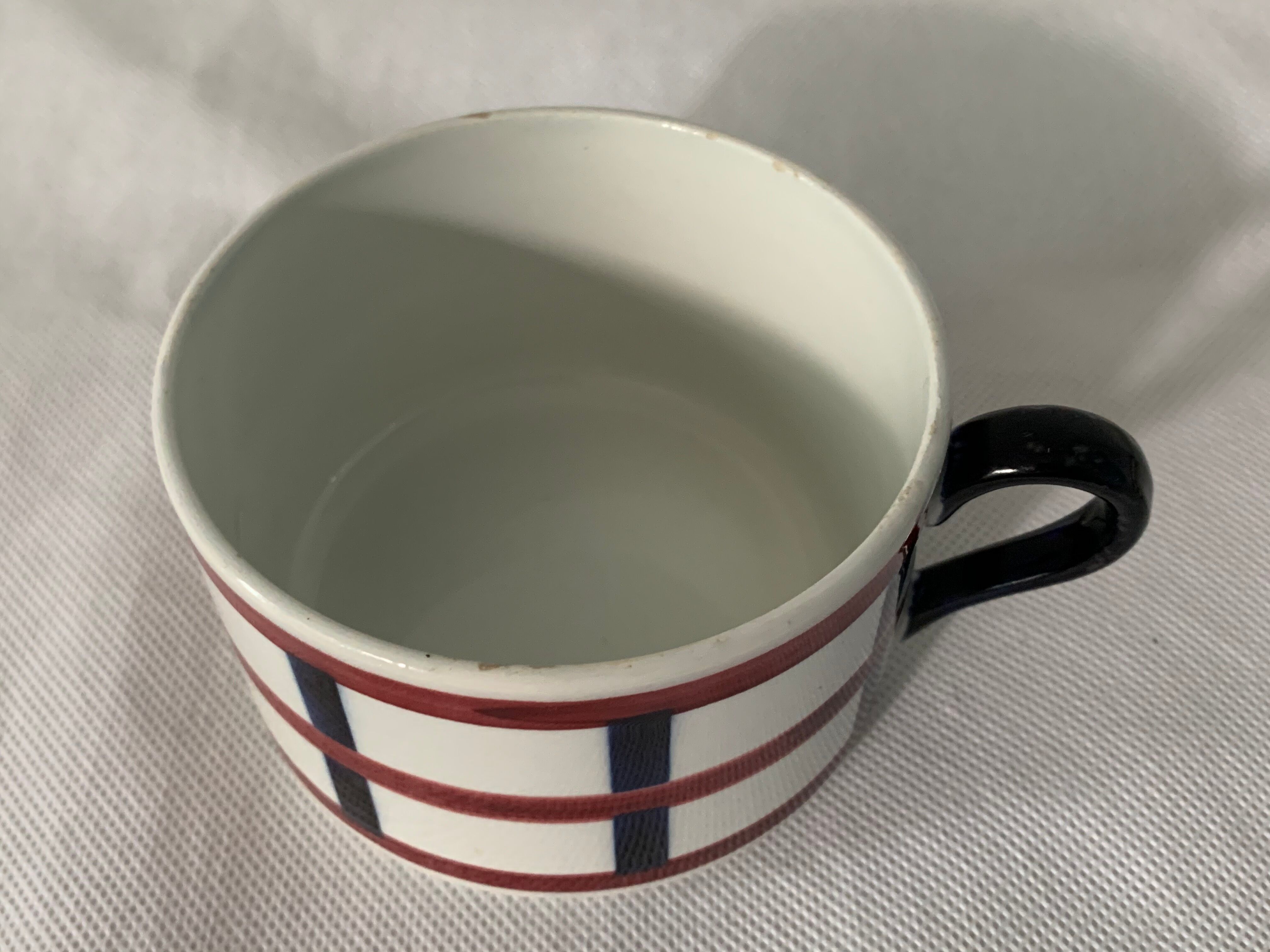 Pair of porcelain cups and cups Béarn HBCM Montereau