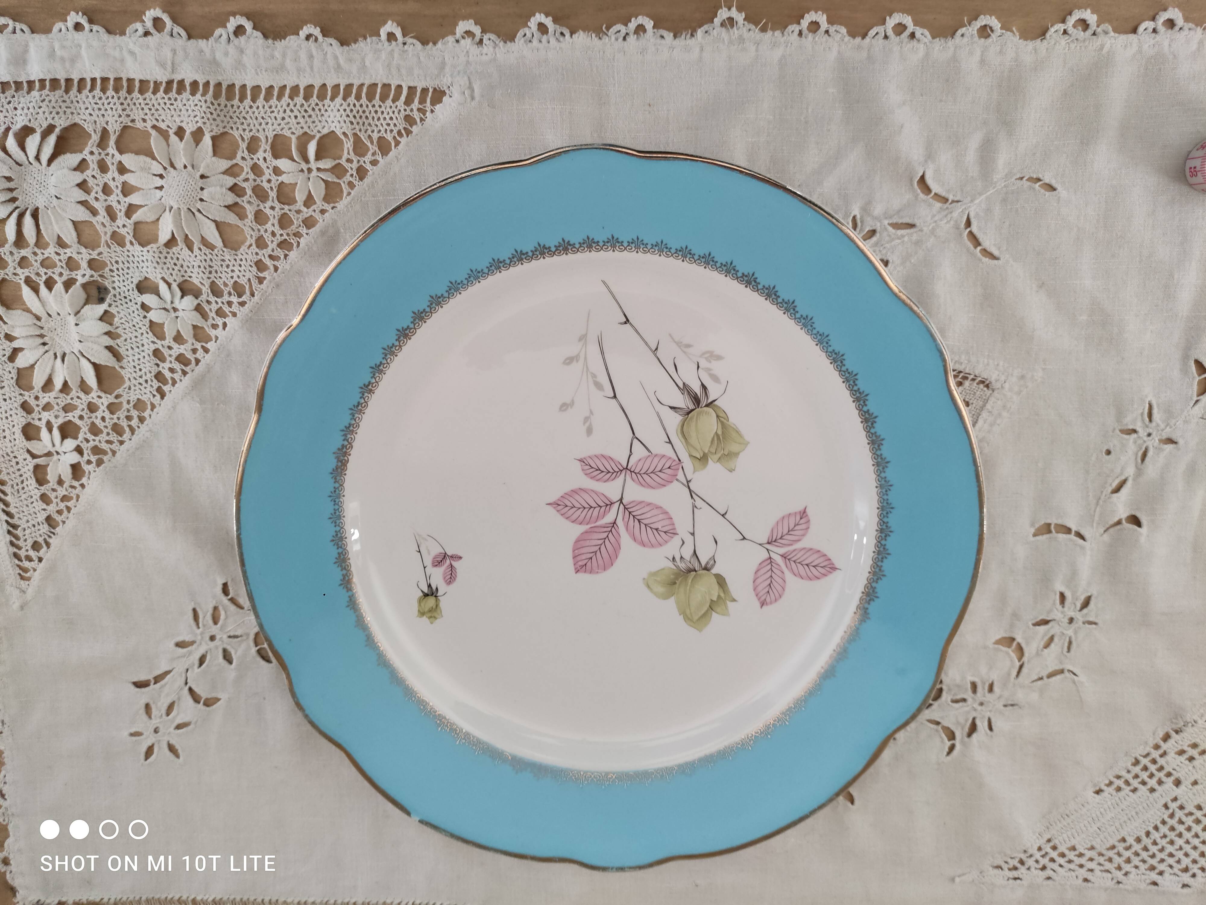 Round dish K&G Lunéville Badonviller France marli light blue floral decoration