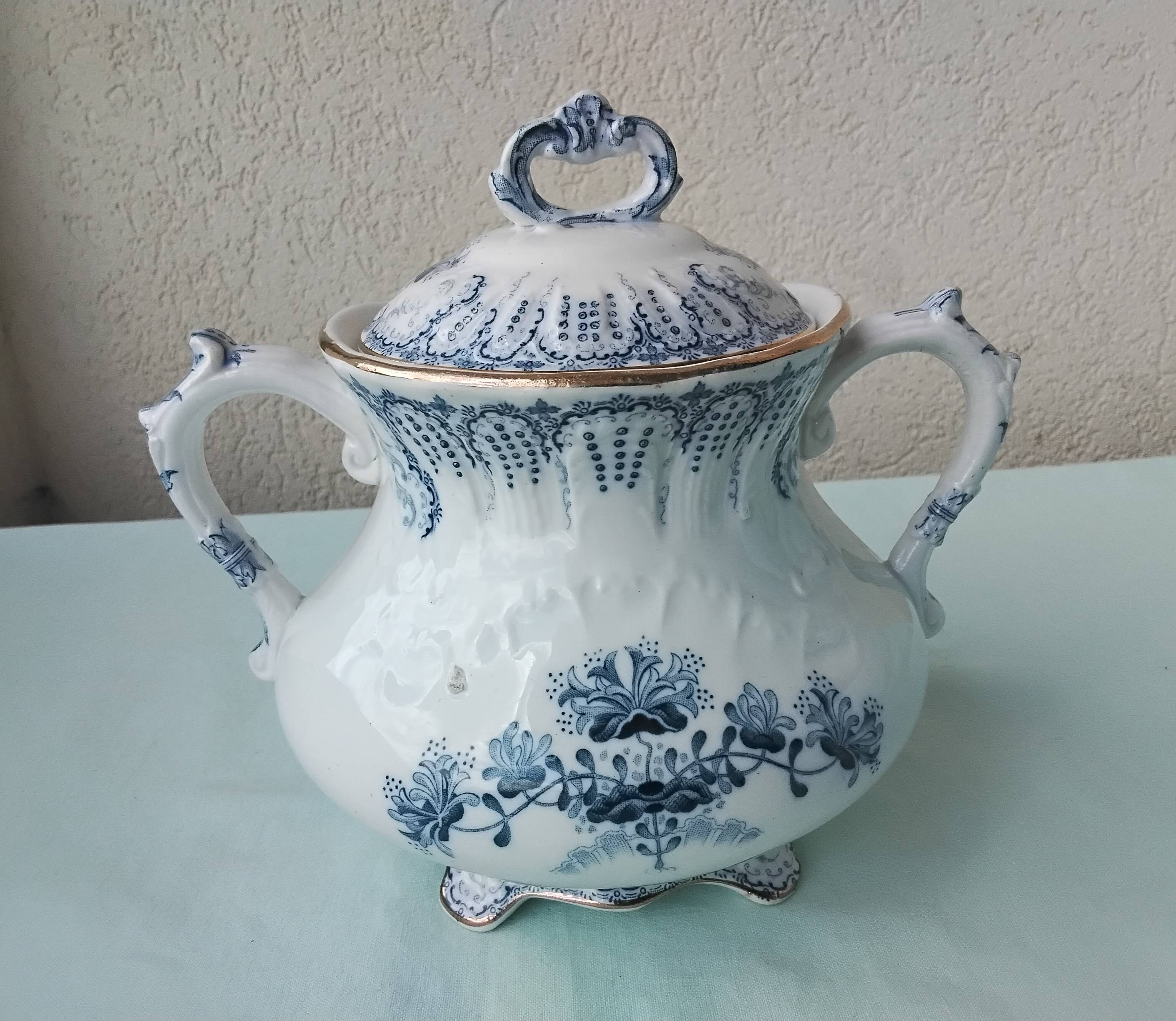 Sugar bowl in Saint Amand ironstone