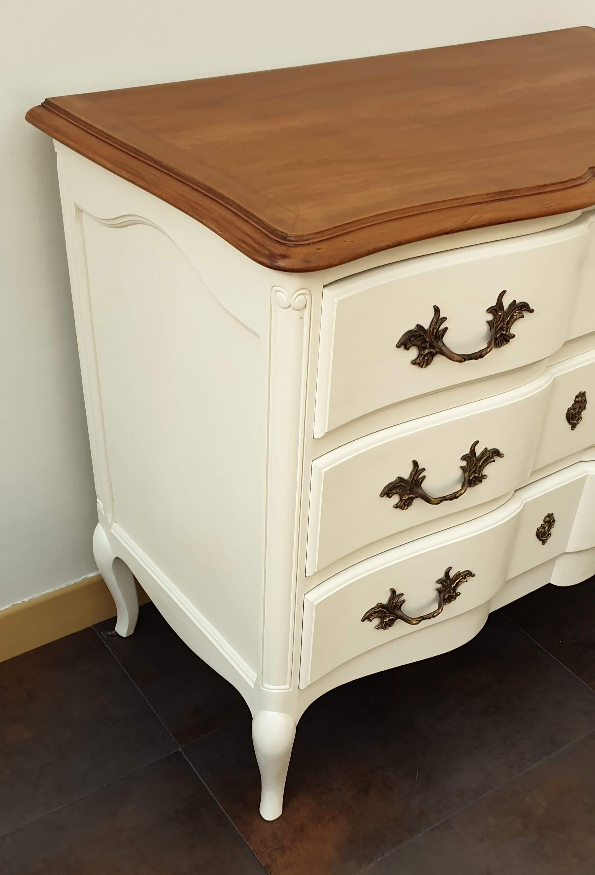 Creme white chest of drawers