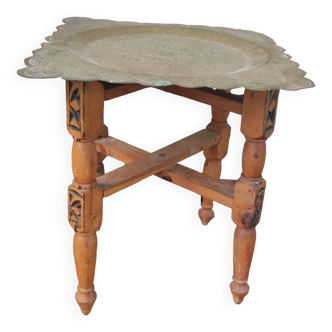 Table marocaine avec plateau en laiton