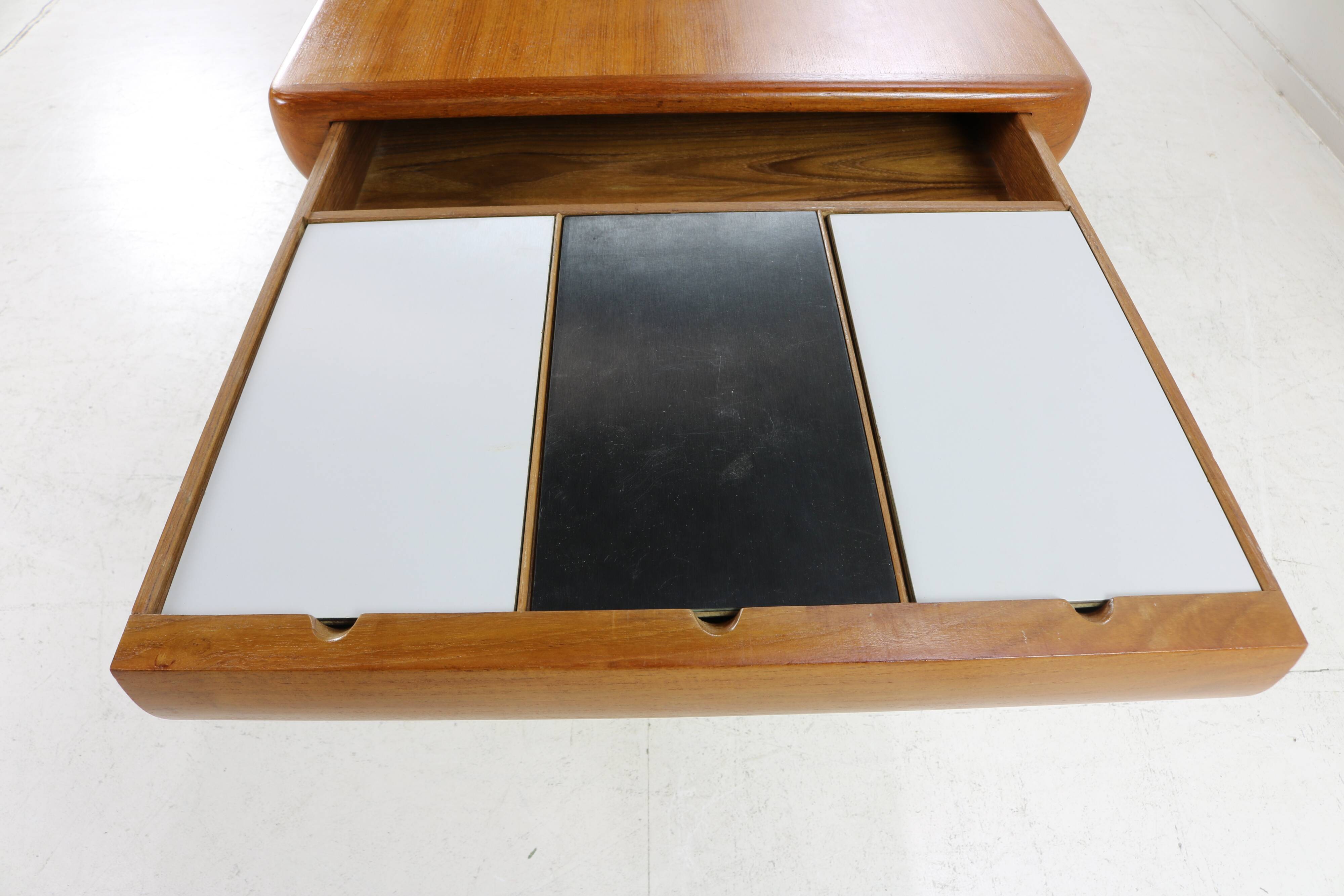 Danish design coffee table by Johannes Andersen for Silkeborg