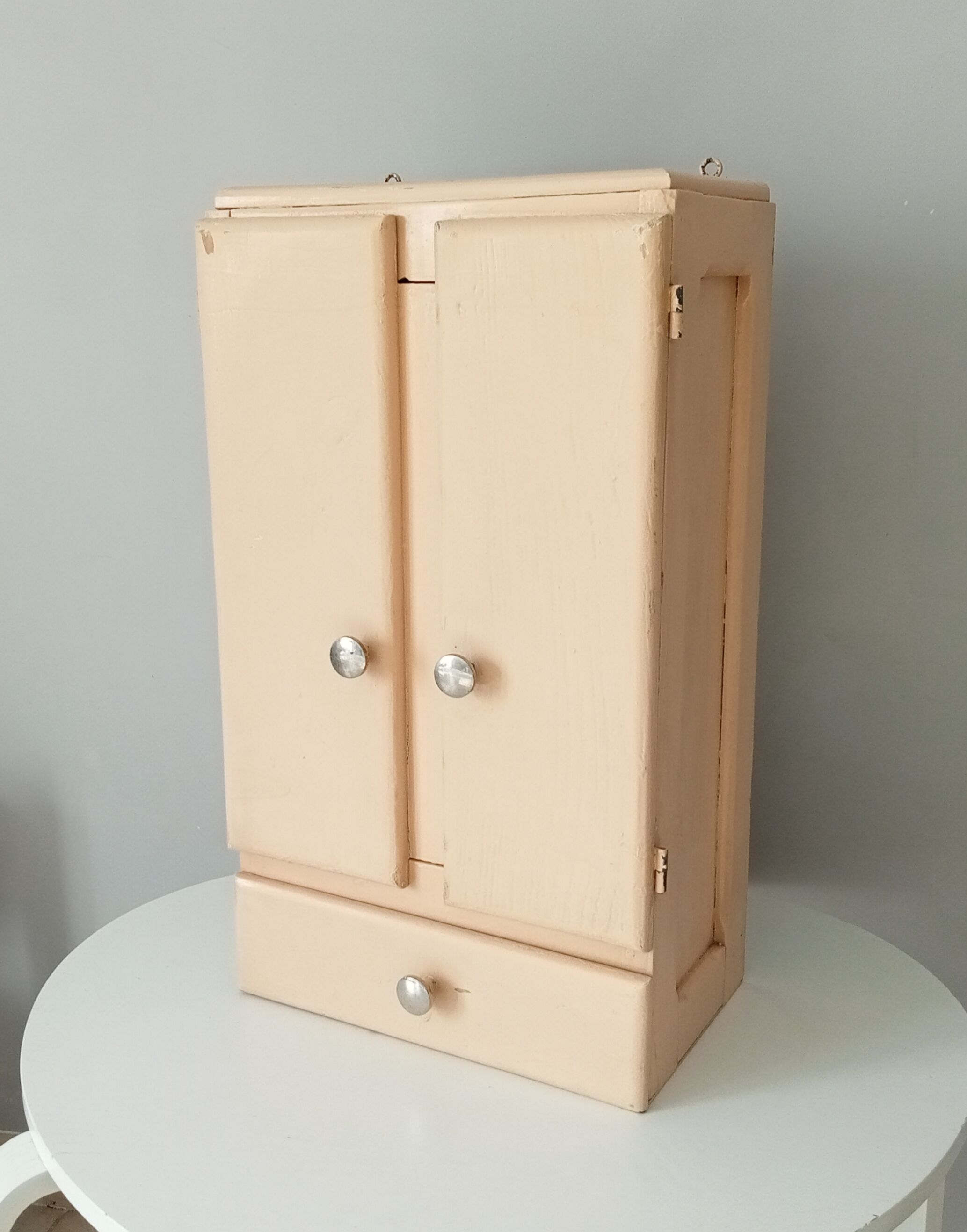 Medicine cabinet 50s