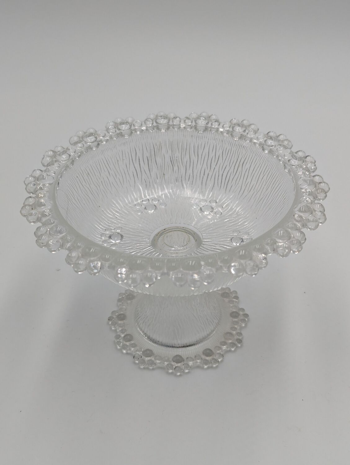 Coupe en verre moulé