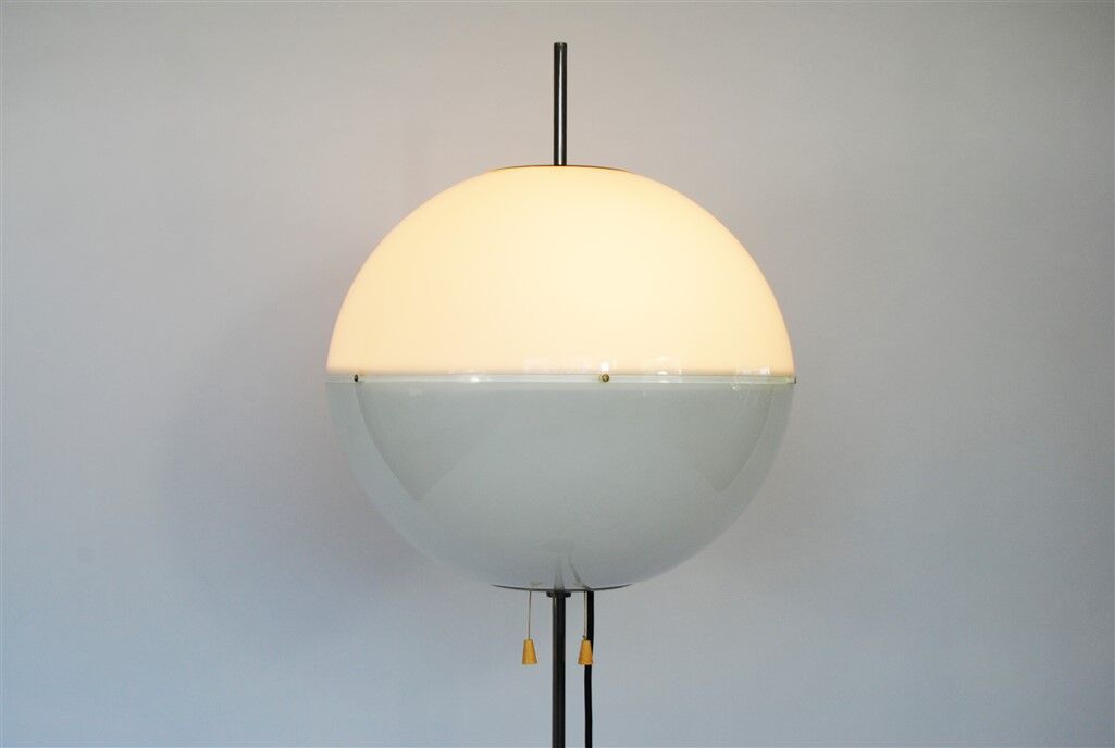 Space age floor lamp