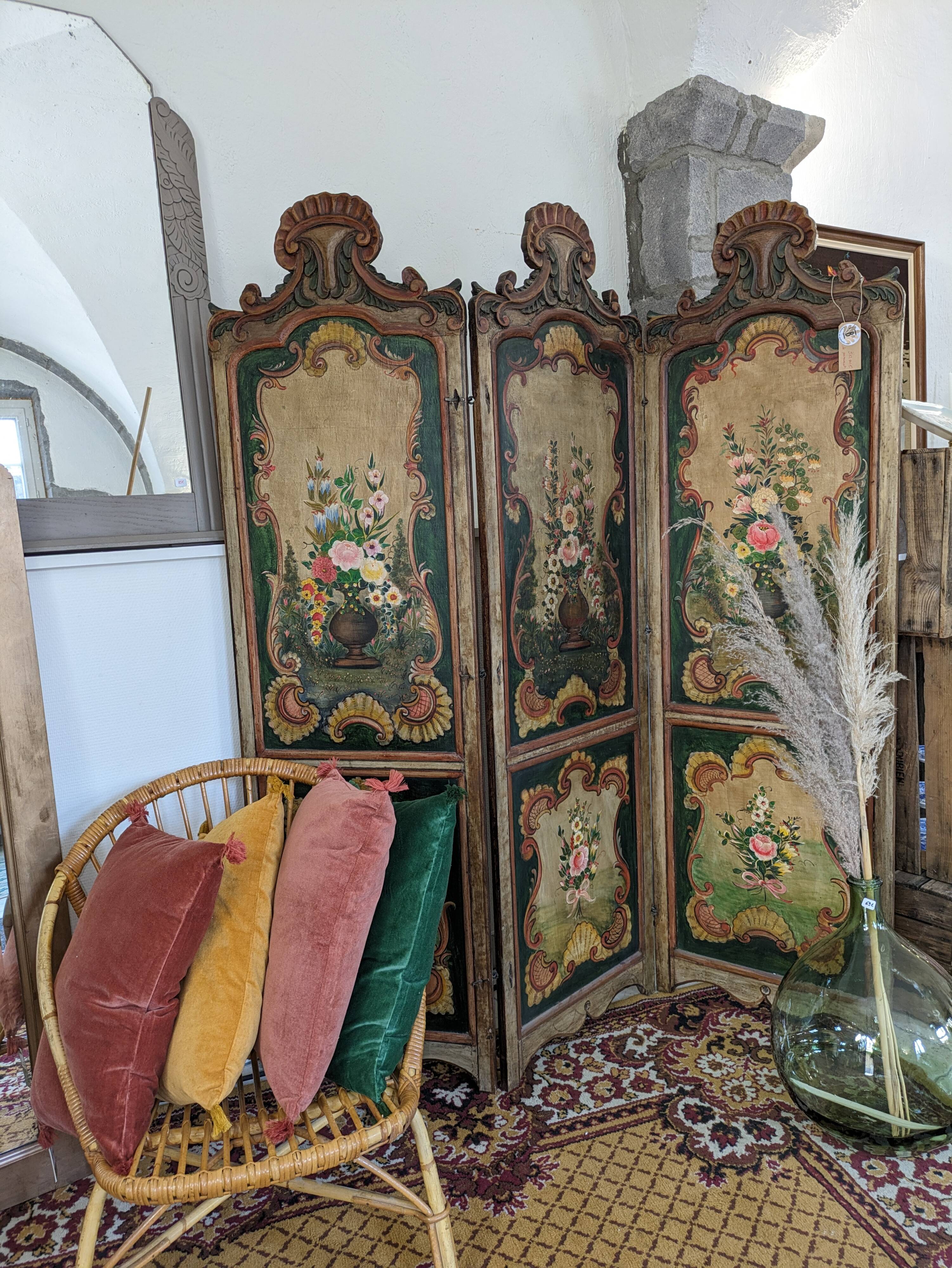 3-panel screen in painted wood