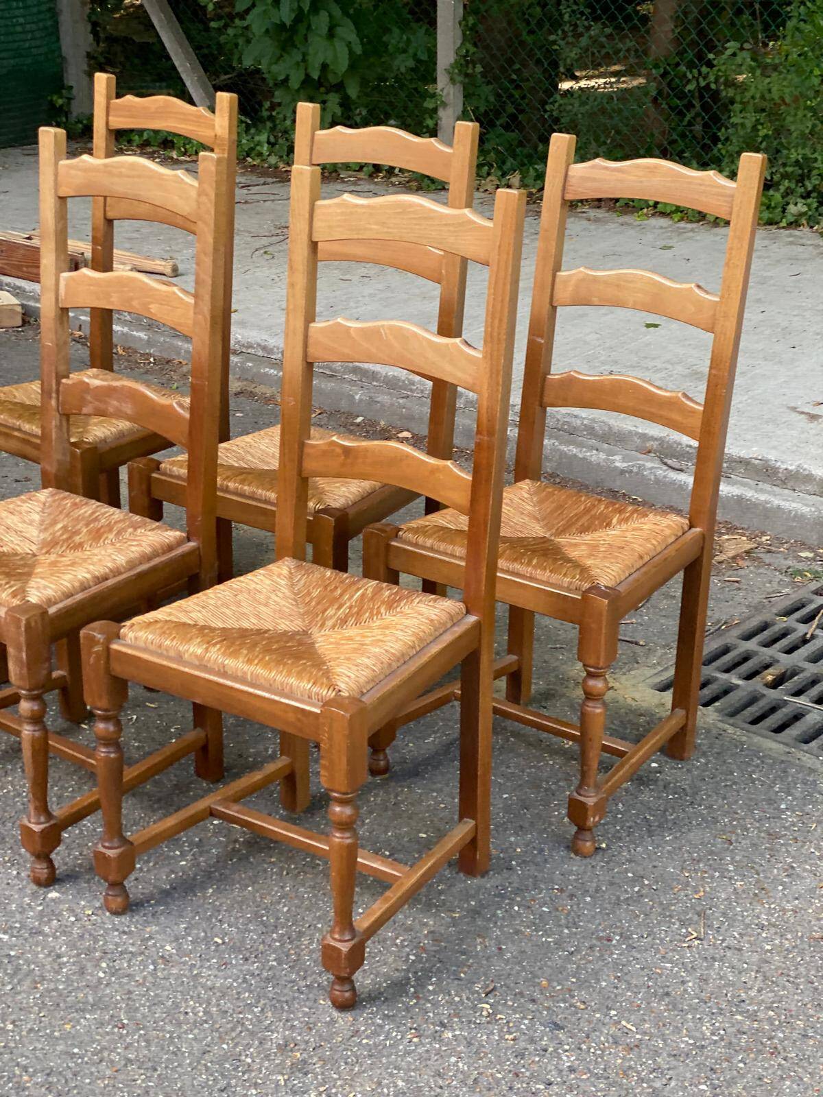 6 solid wood and straw chairs with high farmhouse-style backs