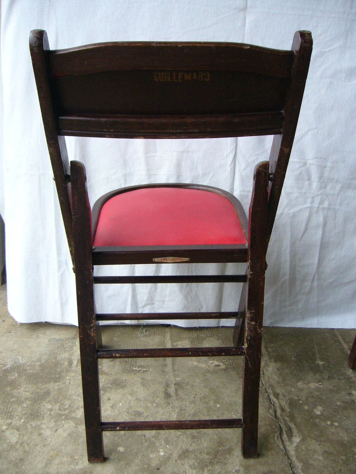 Wooden folding chairs and 60s shanghai skai