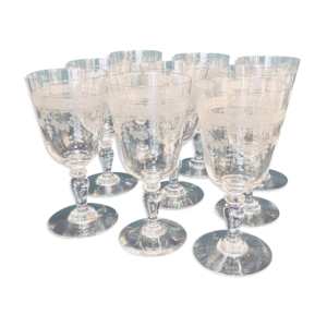 9 verres à vin en cristal ciselé
