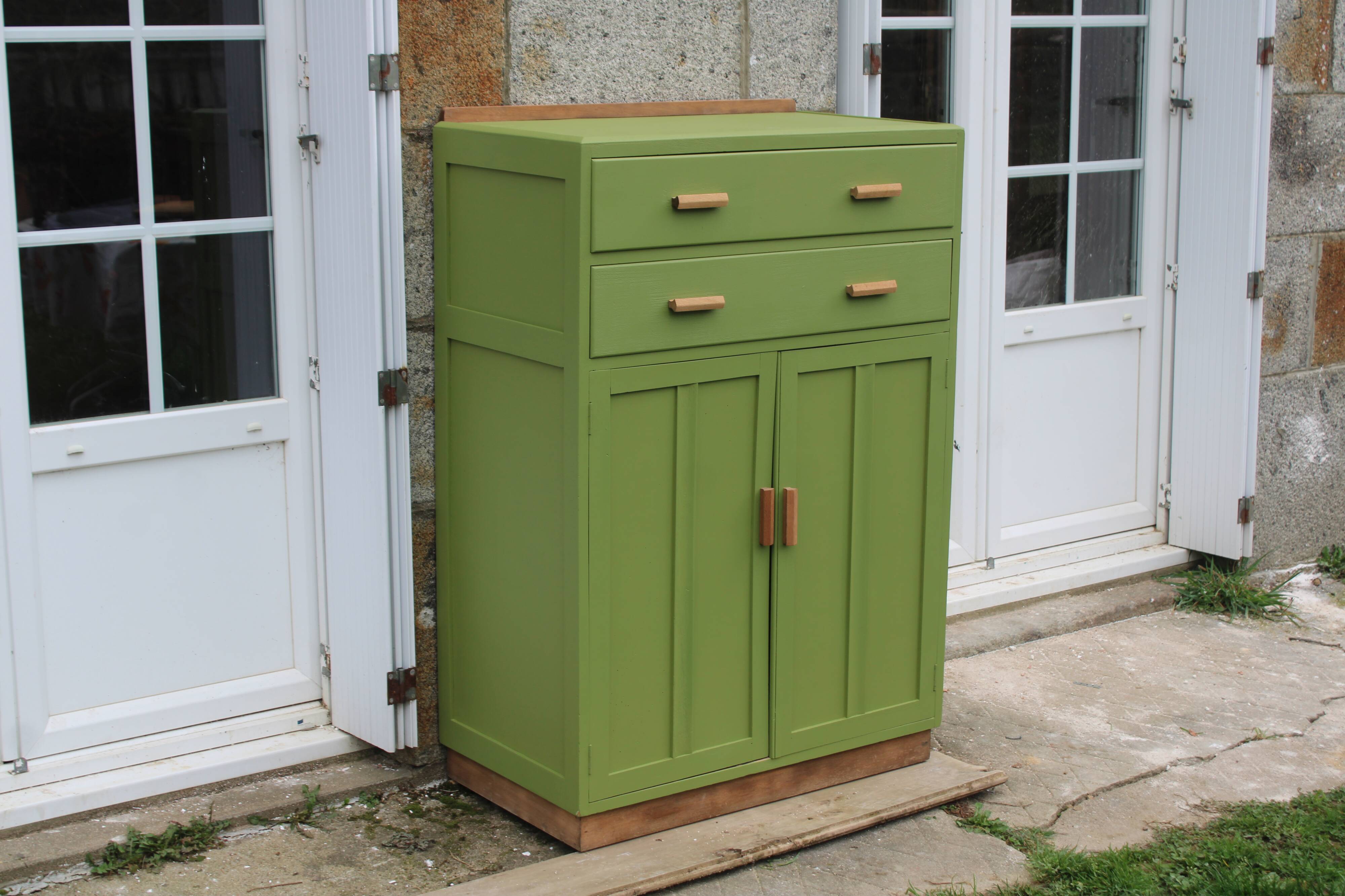 Renovated antique buffet – Herbarium Green (Libéron)