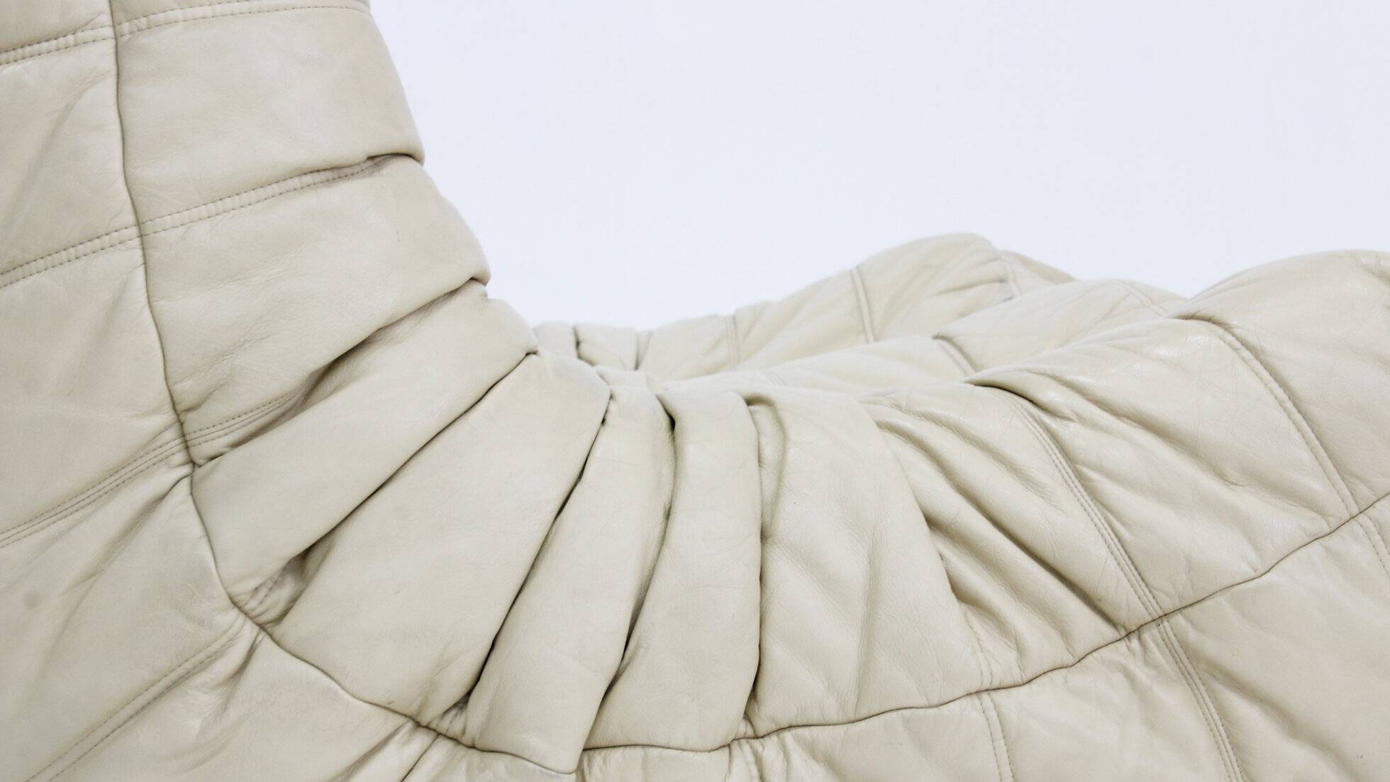 Vintage Togo Ligne Roset 2 seater sofa in leather by Michel Ducaroy
