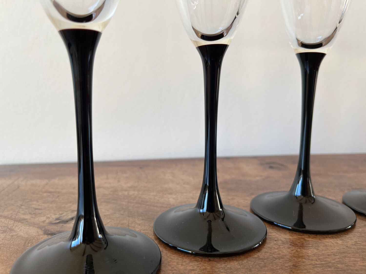 6 flûtes à champagne base noire