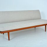 Daybed "Minerva " de Peter Hivdt et Orla Molgaard Nielsen