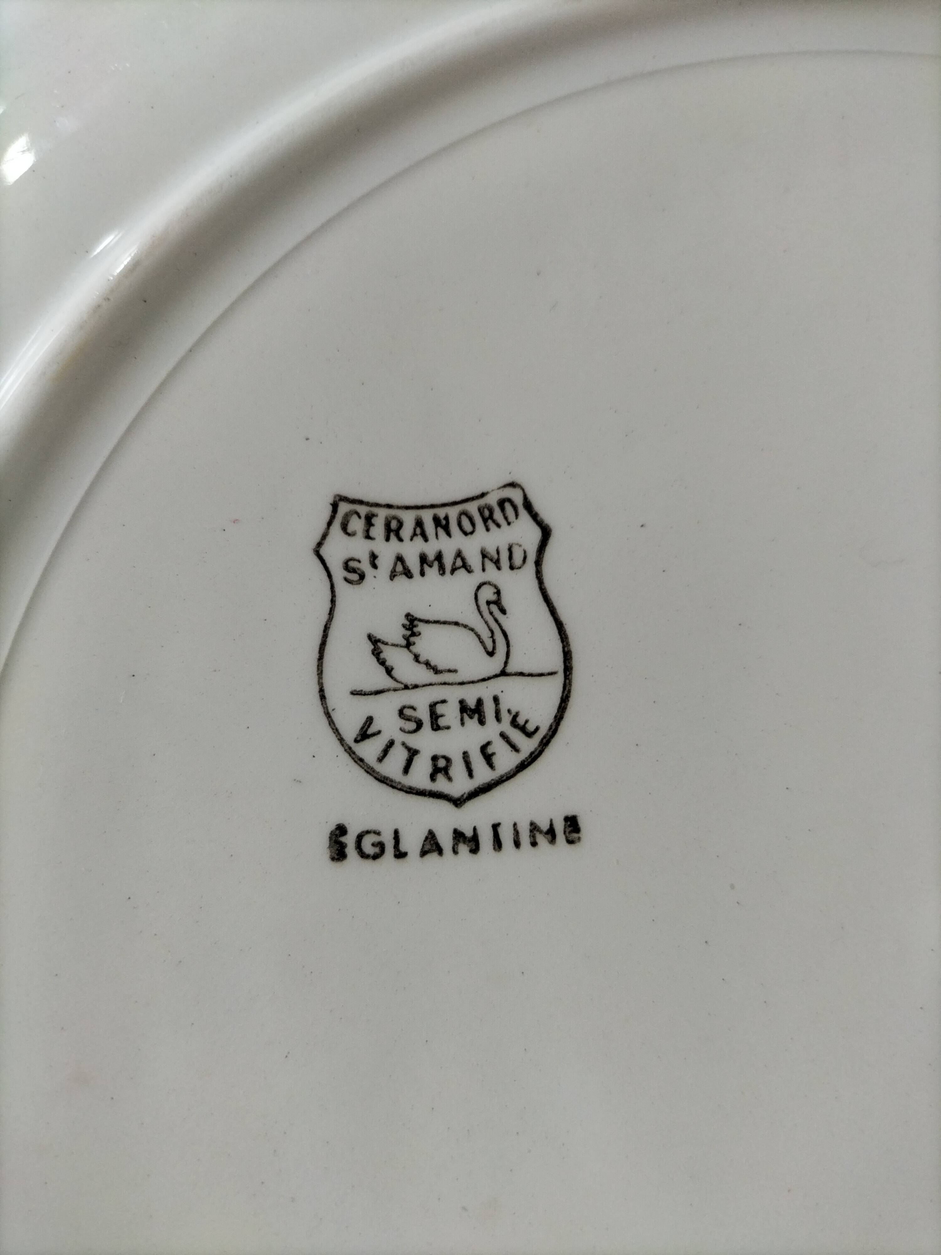 Céranord Saint-Amand dish, Églantine model, almond green