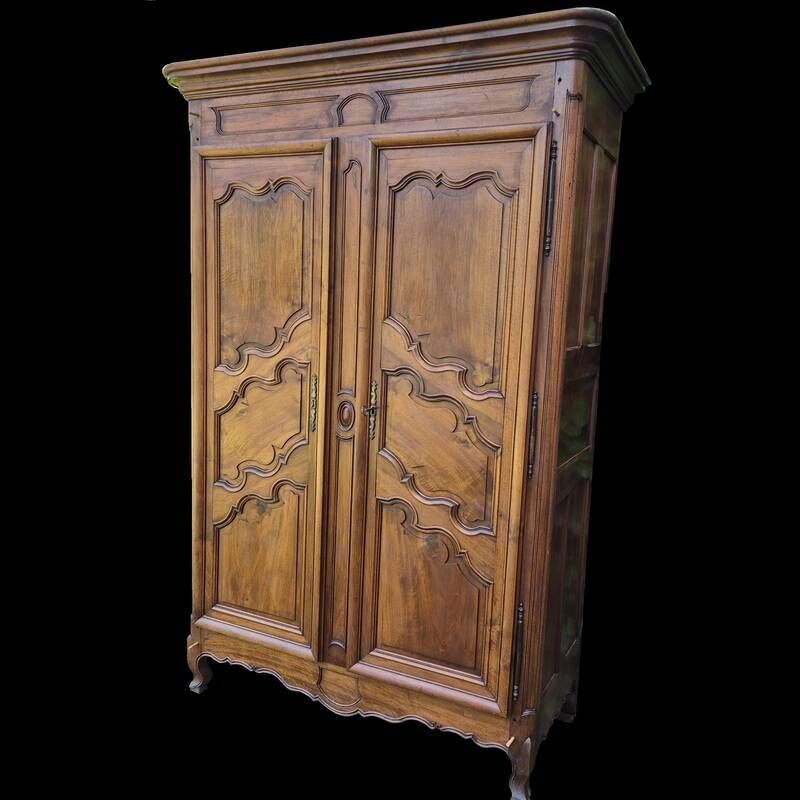 Louis XV wardrobe in blonde walnut from the 19th century, antique.