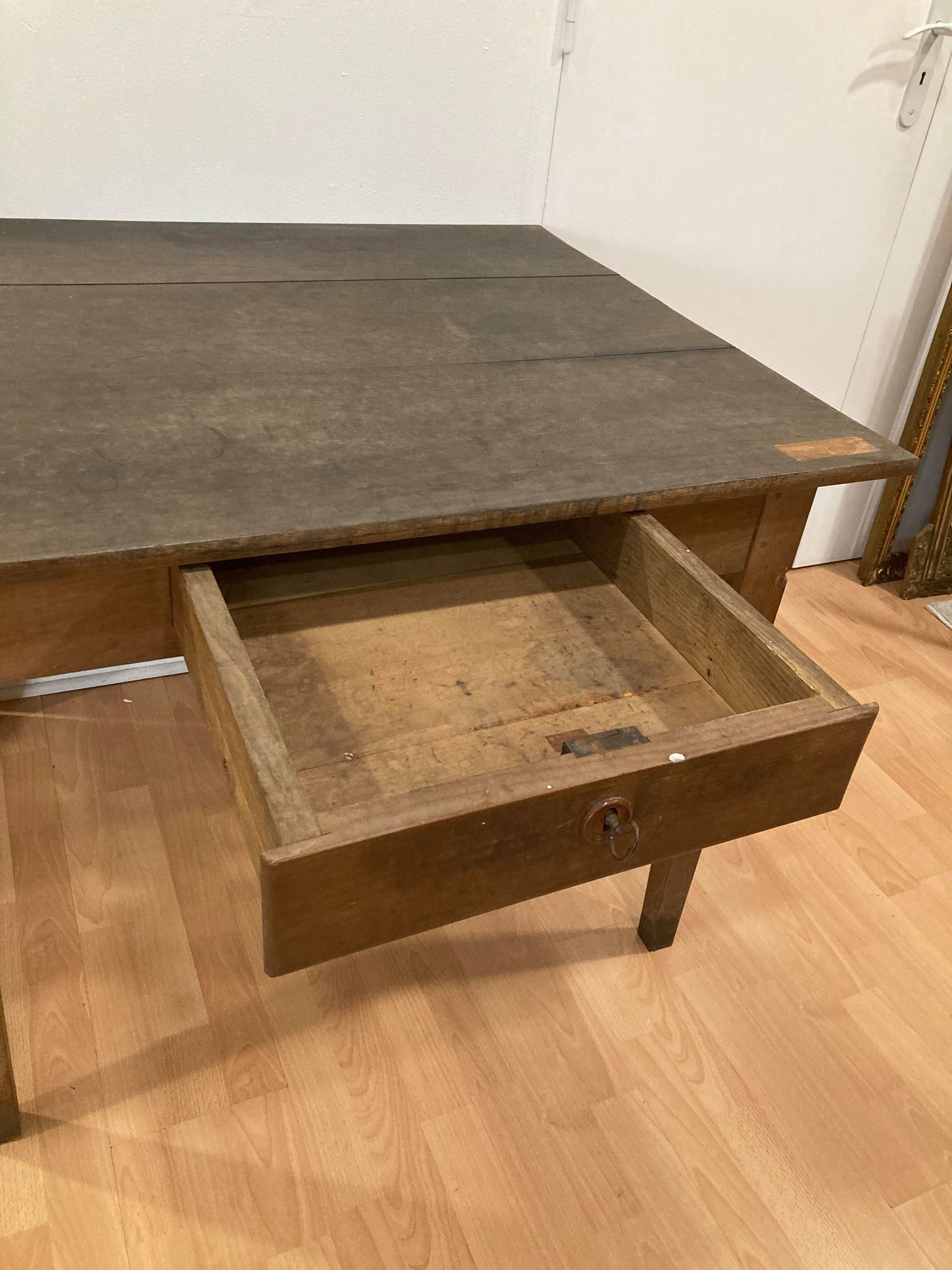 Farm table
