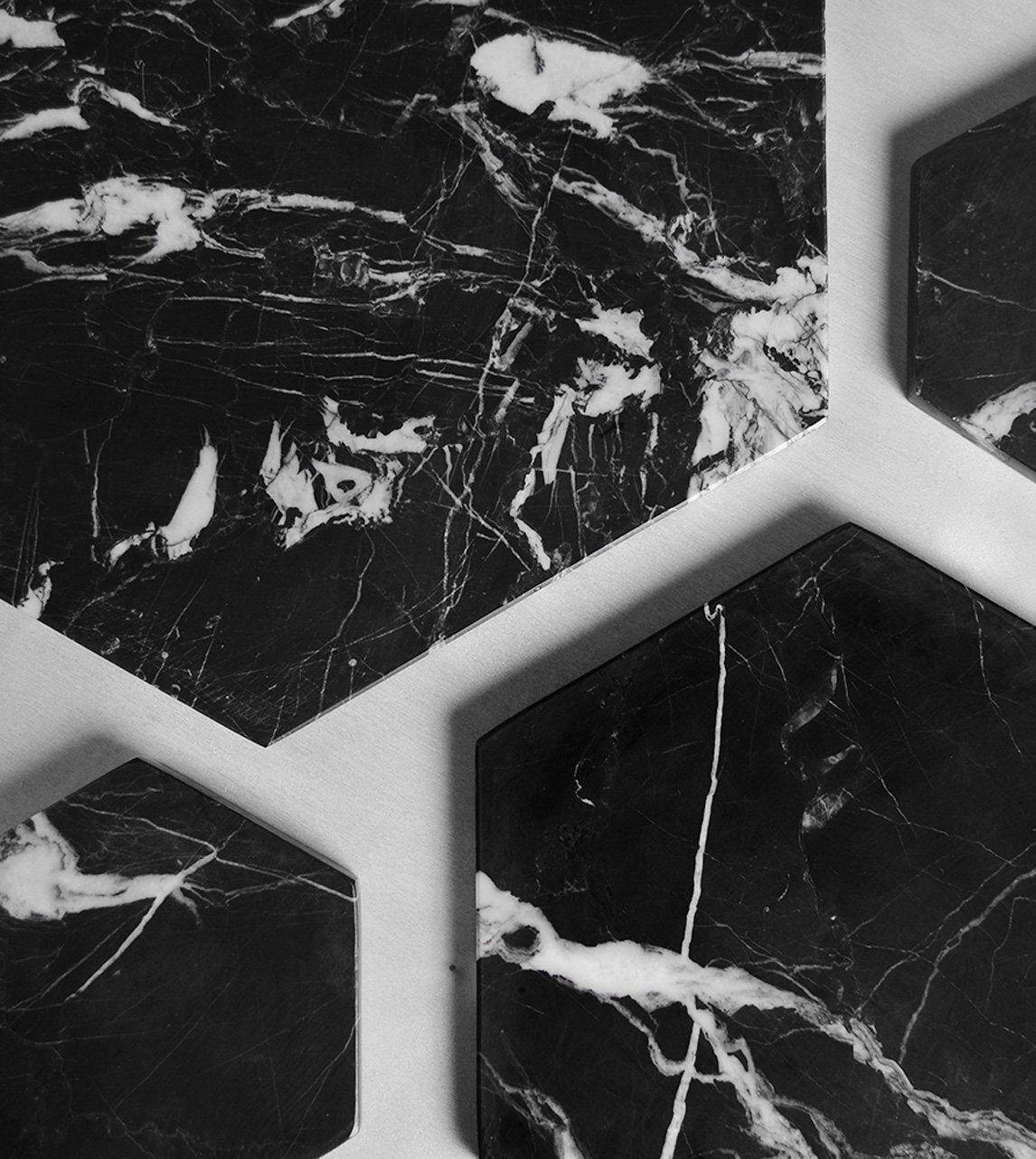 Plat hexagonal en marbre noir