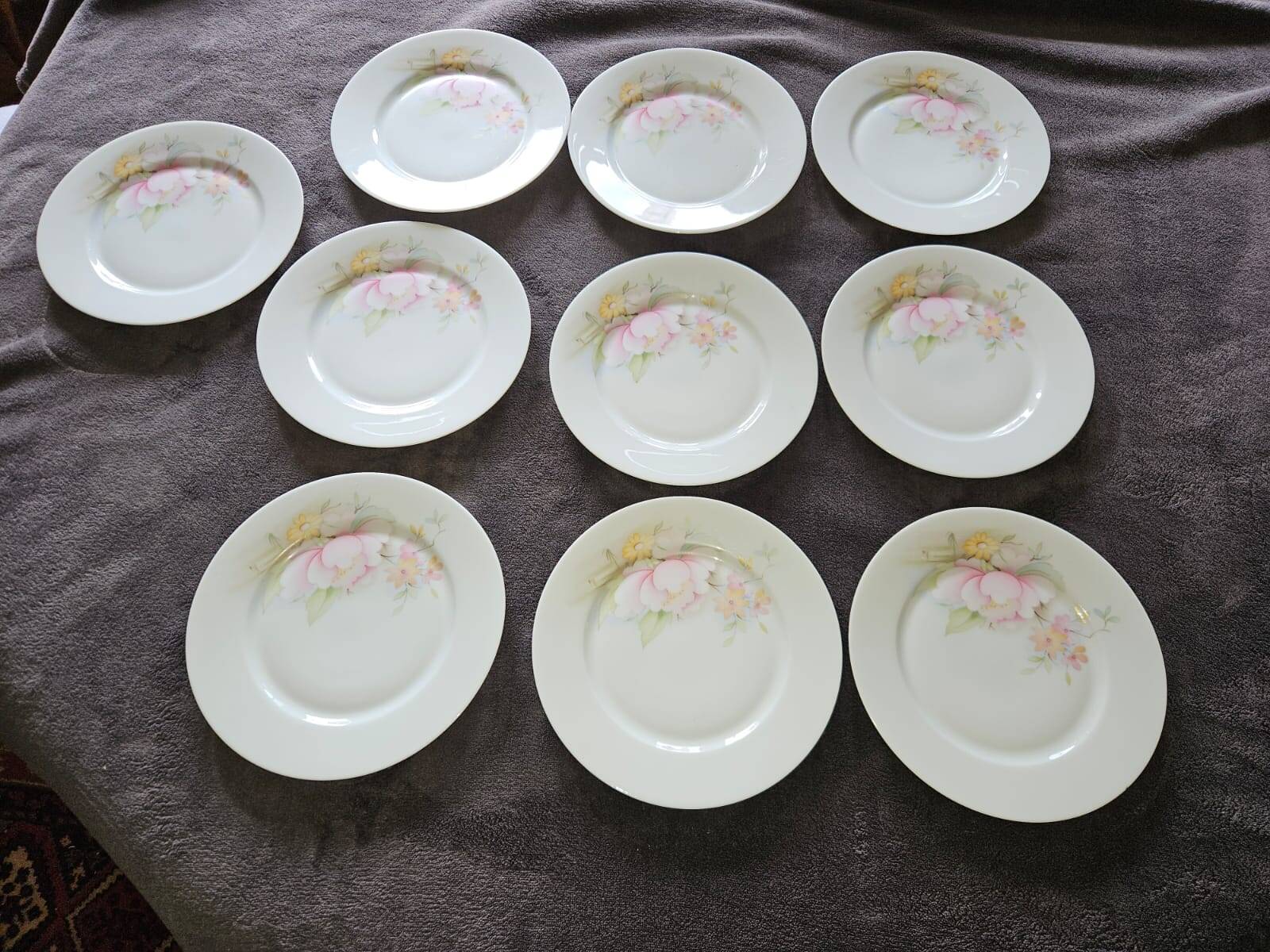 10 dessert plates made of Limoges porcelain, France.